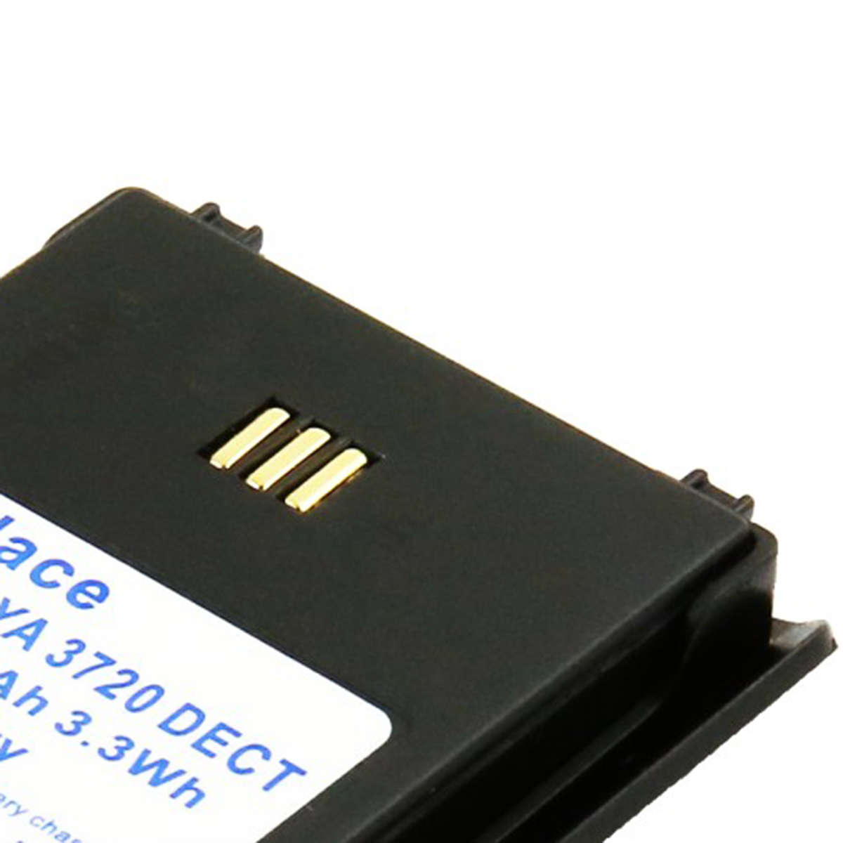 Batteria nera con contatti dorati ed etichetta.