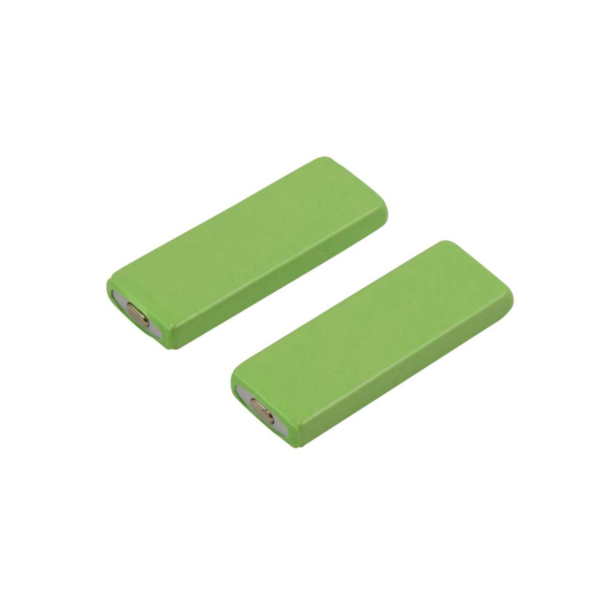 Due batterie rettangolari verdi giacciono una accanto all'altra.