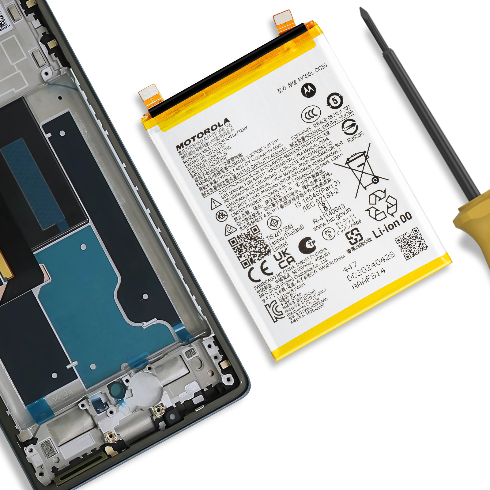 Una batteria Motorola e il telaio di uno smartphone su un tavolo, con un cacciavite vicino.