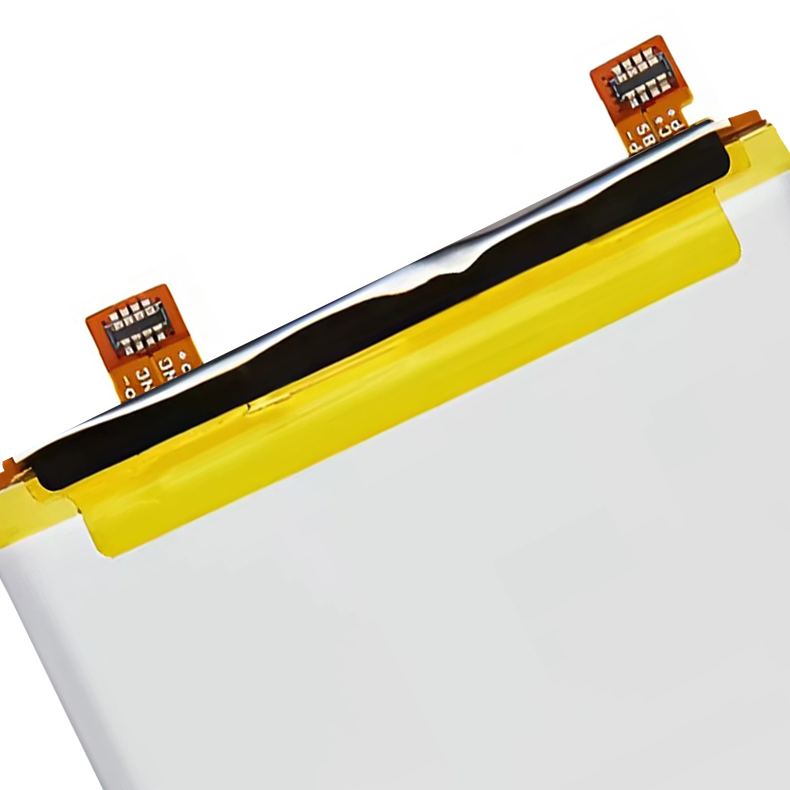 Primo piano di una batteria bianca con nastro giallo e due connettori arancioni.