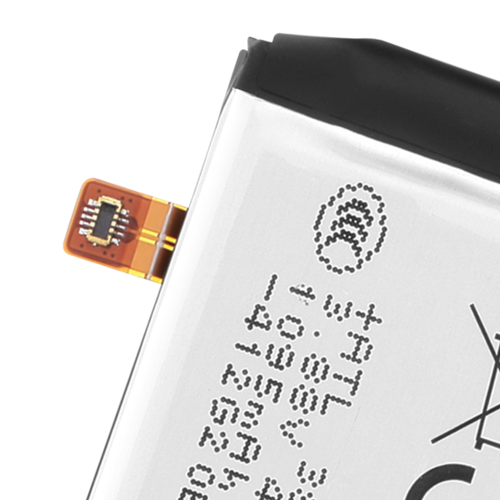 Primo piano di una batteria per laptop che mostra un cavo flessibile e microelettronica.