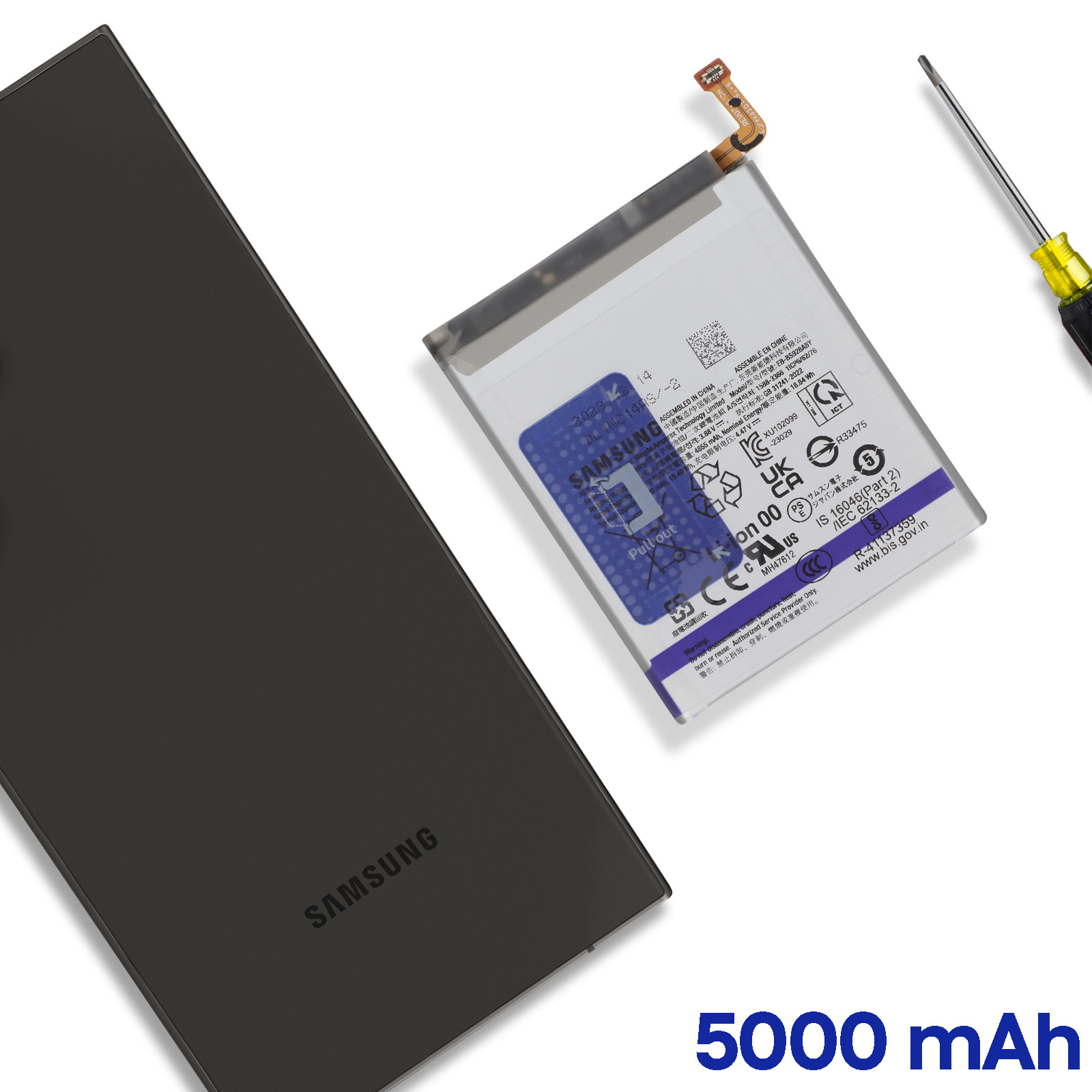 Custodia nera per smartphone accanto a batteria Samsung e cacciavite. 5000 mAh.