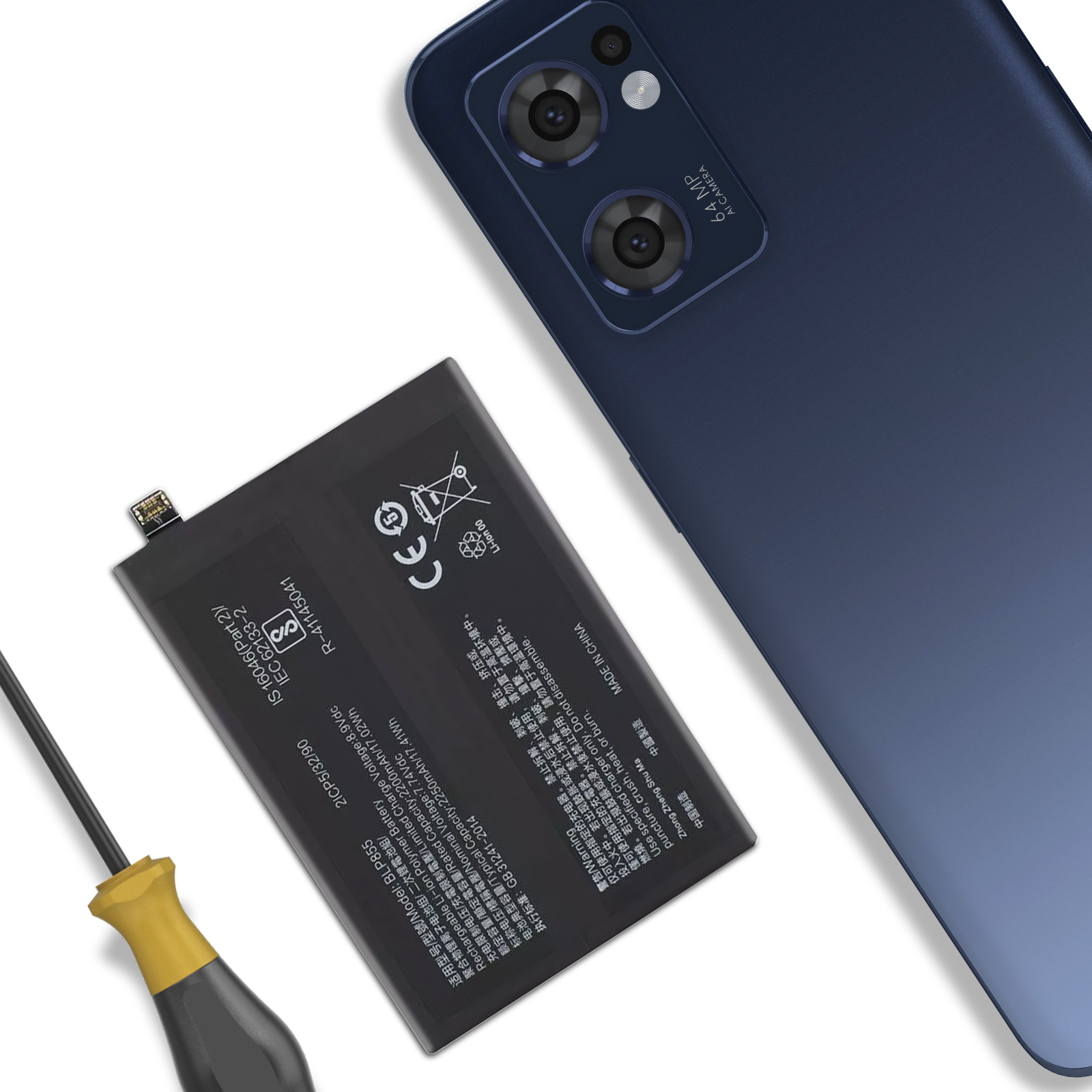 Corpo di smartphone scuro con modulo fotocamera e una batteria nera accanto.