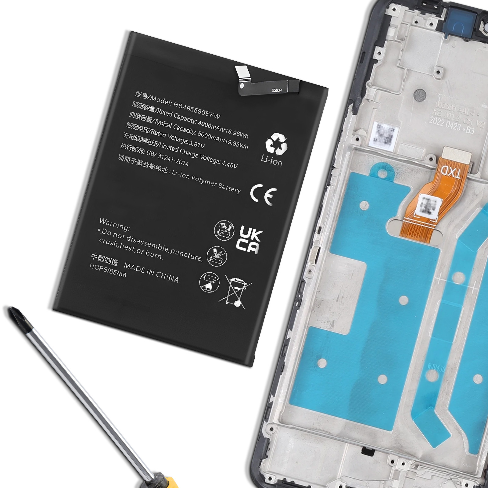 Batteria smartphone e telaio telefono smontato con cacciavite.