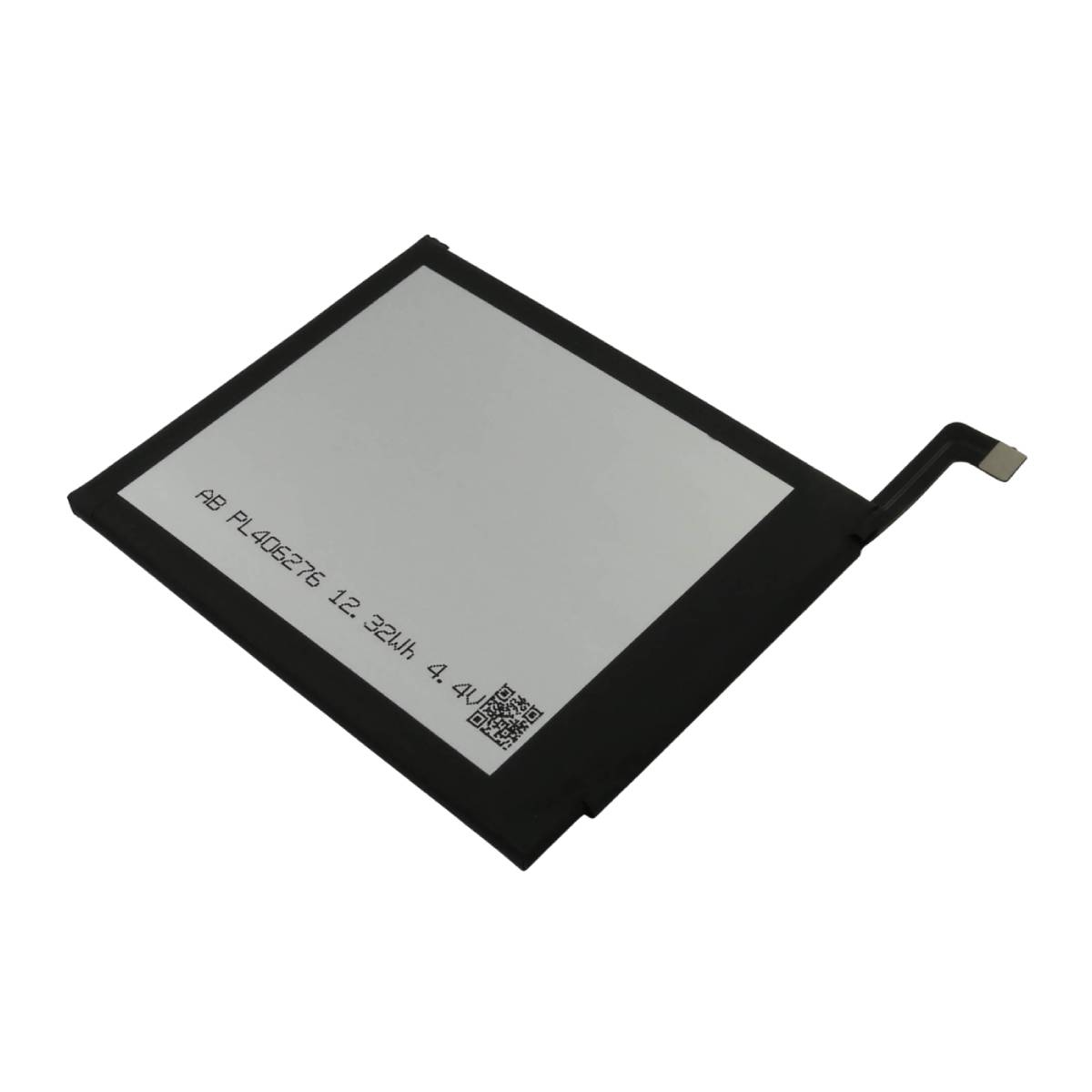 Schwarzer Akku mit weißem Etikett und QR-Code. Beschriftung: AB PL406276 12.32Wh 4.4V.