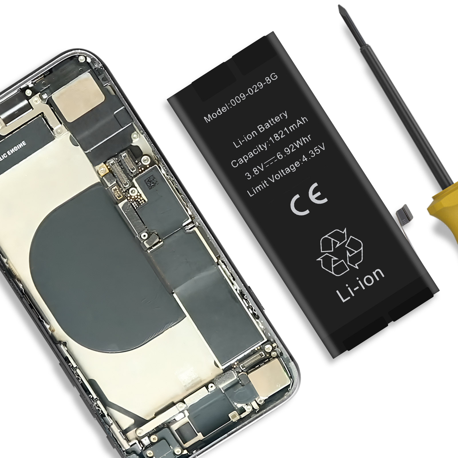 Uno smartphone con la batteria rimossa e un cacciavite nelle vicinanze.