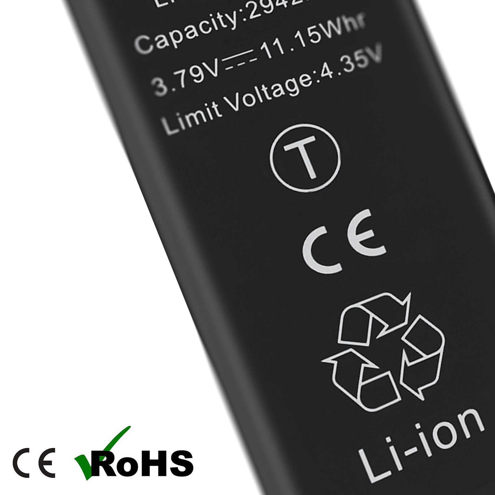 Batteria nera con testo bianco: Capacità, Voltaggio, CE, Simbolo riciclo, Li-ion.