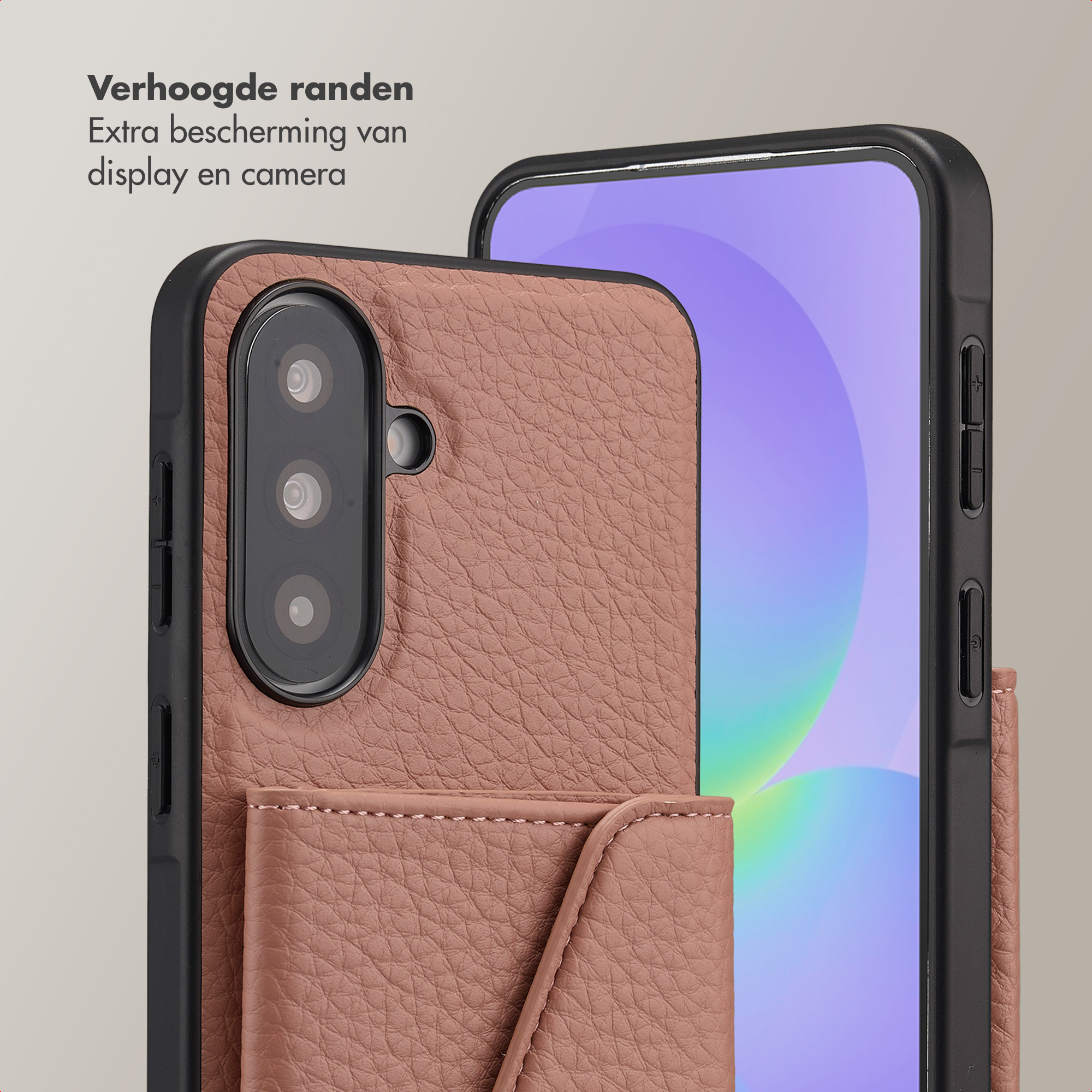 Bruine leren telefoonhoes met camera-uitsparing en kaartsleuf.
