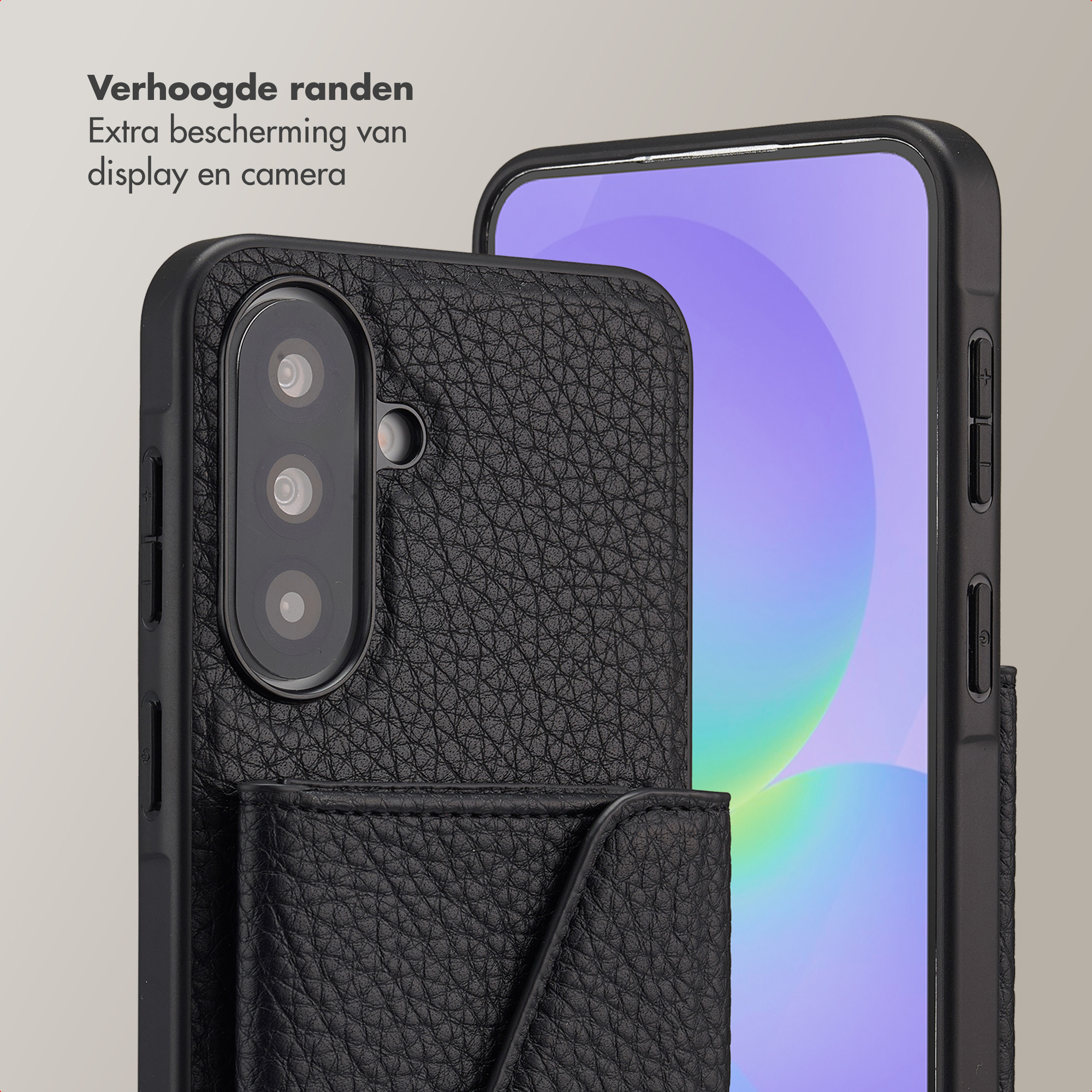 Zwarte telefoonhoes met textuur en geïntegreerd kaarthouder, verhoogde randen.