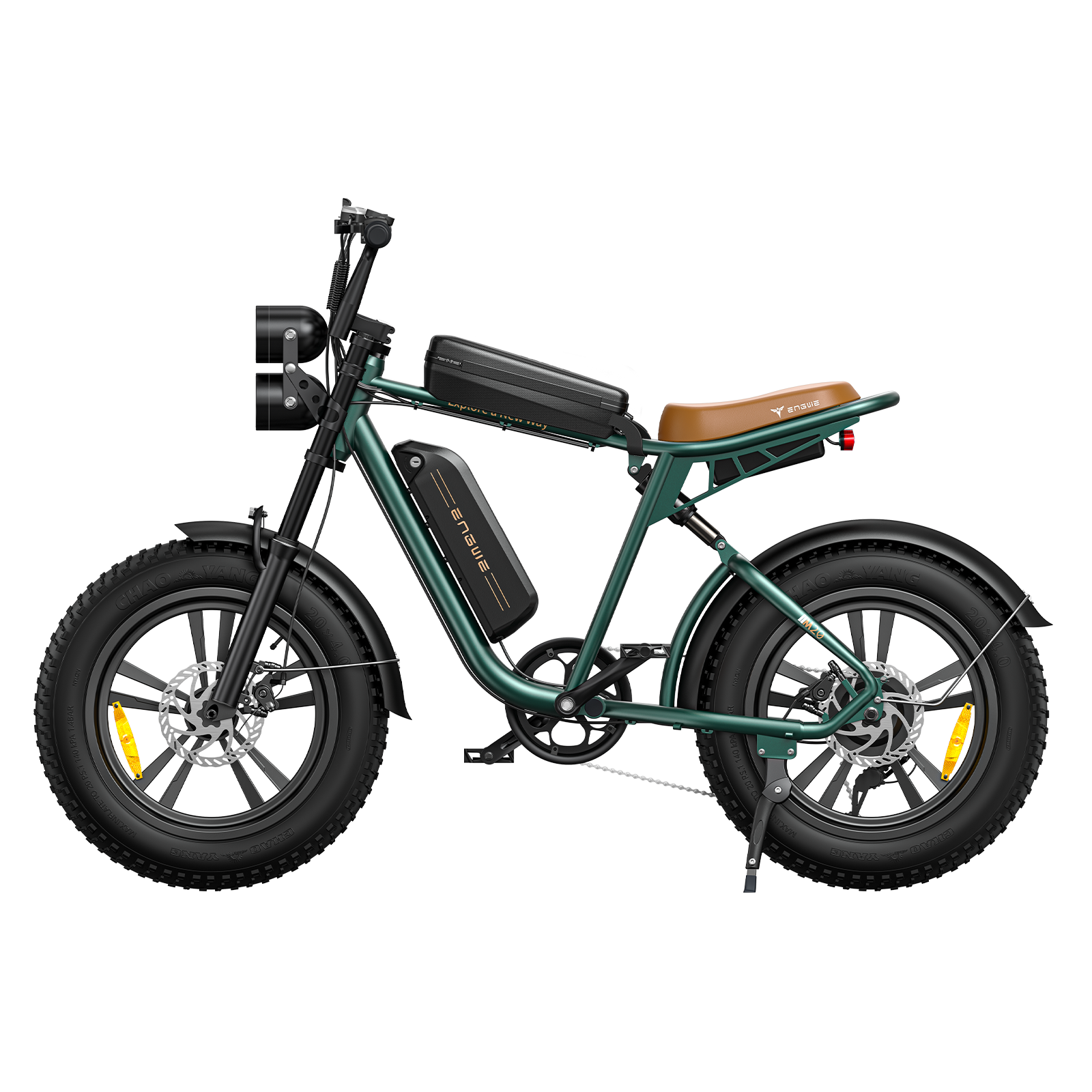 Ein grünes E-Bike mit braunem Sattel und zwei Scheinwerfern.