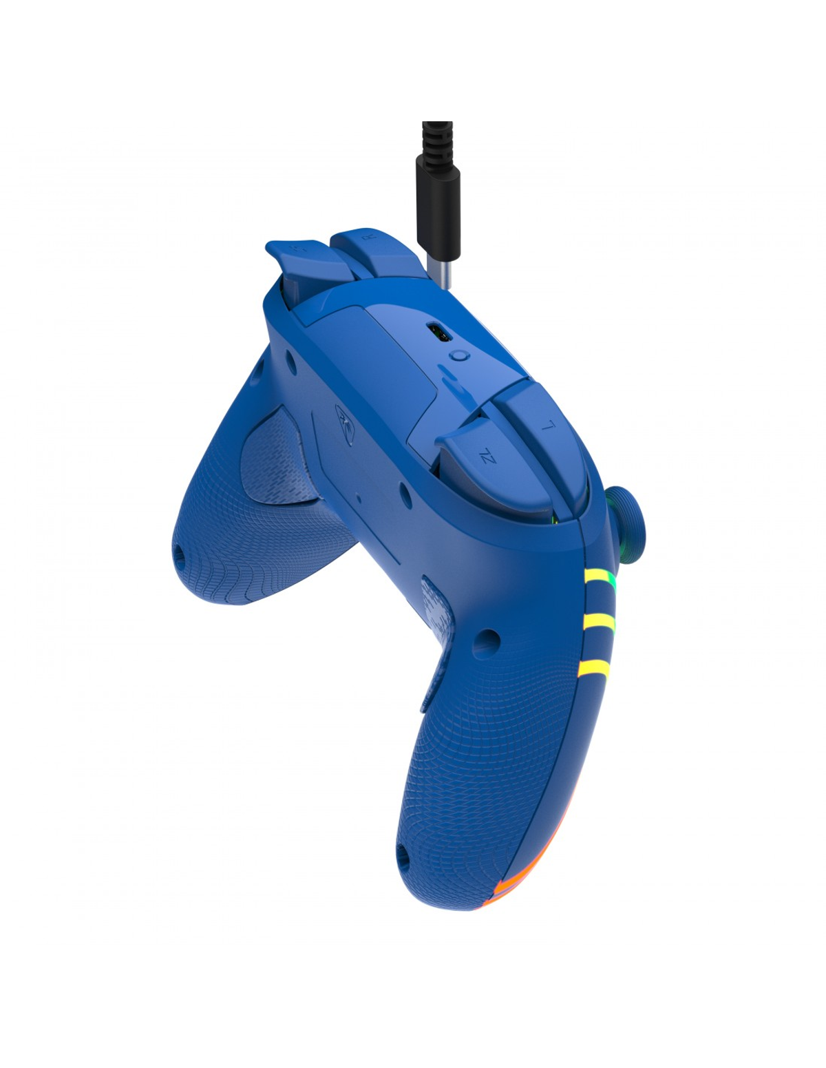Ein blauer Gamecontroller mit Kabel, der auf weißem Hintergrund schwebt.
