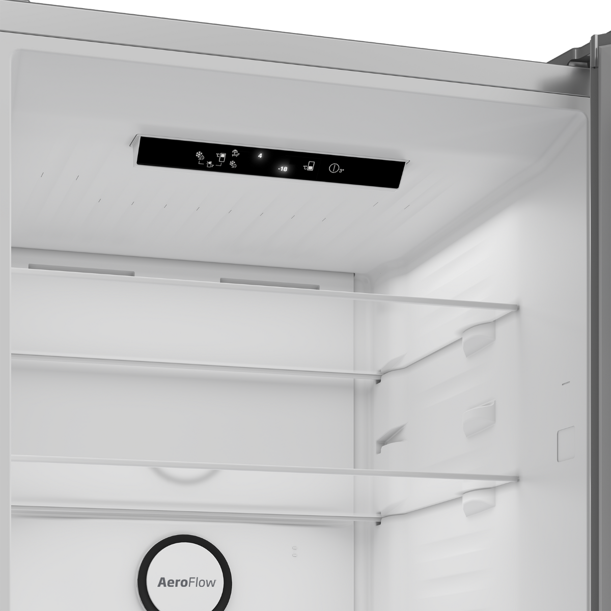 Vista interior de un refrigerador con estantes de cristal y pantalla digital.