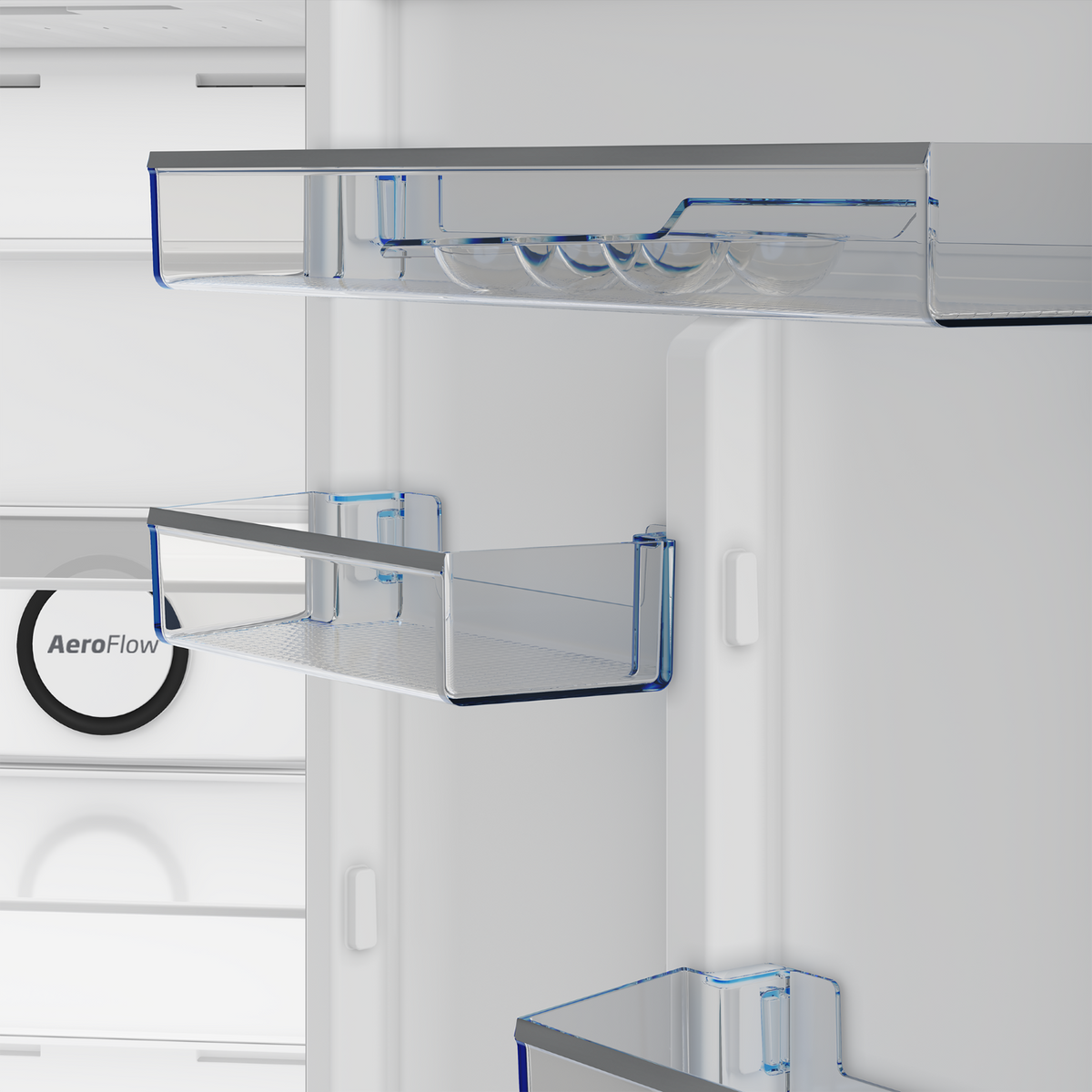 Estantes transparentes vacíos de refrigerador con acentos azules y logo AeroFlow.
