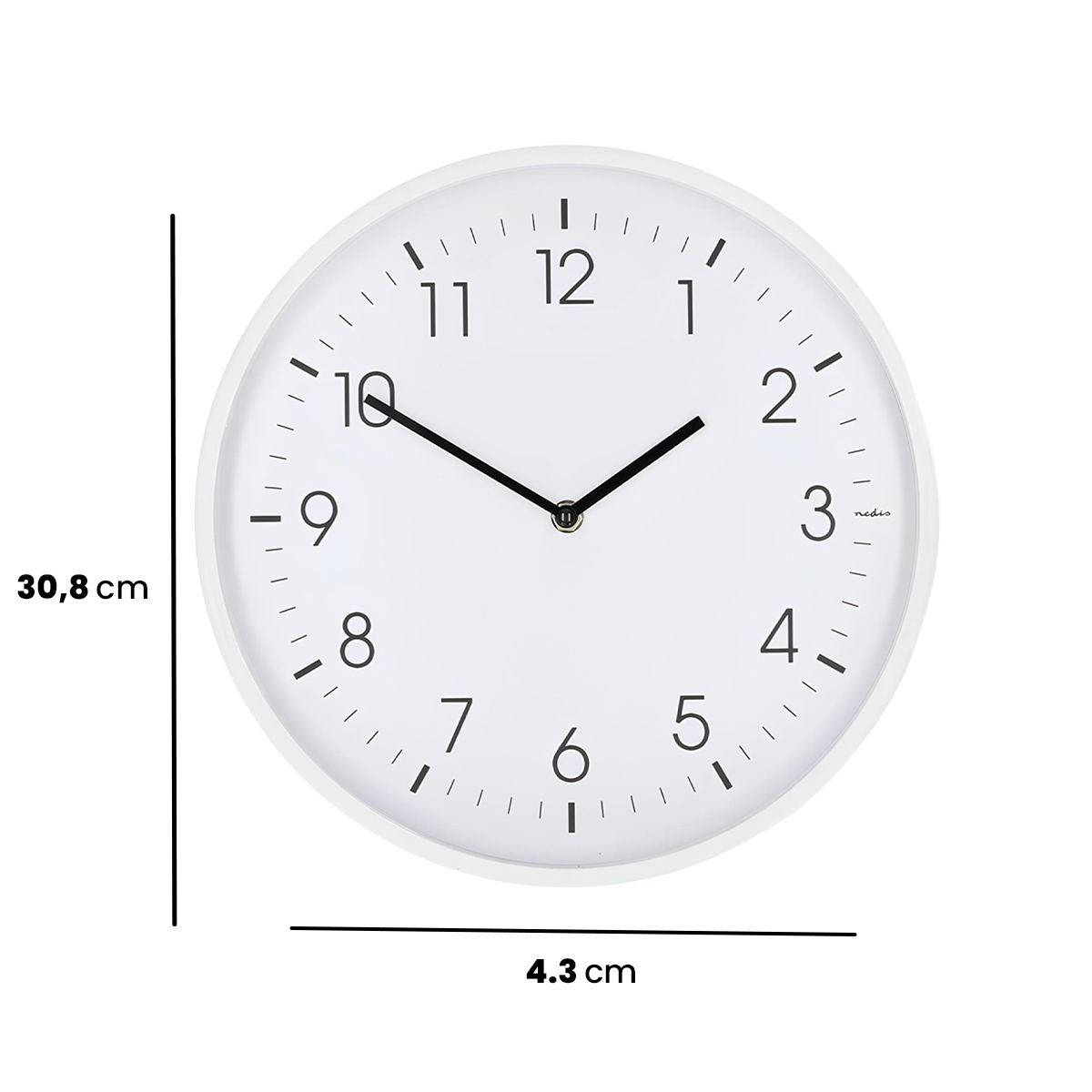 Weiße Wanduhr mit schwarzen Zeigern und Ziffern. Maße: 30,8 cm x 4,3 cm.