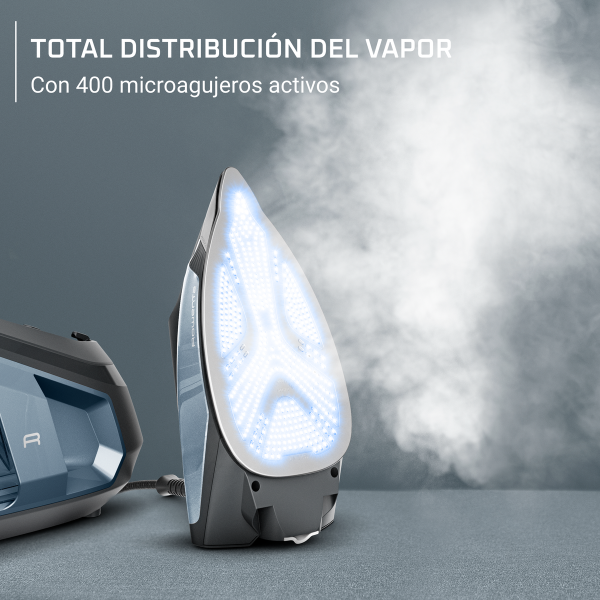 Se muestra una plancha de vapor moderna con luces azules y vapor.