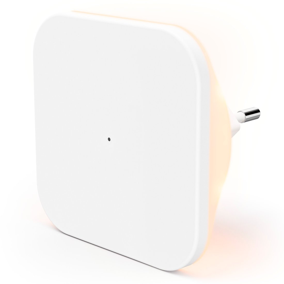 Biała wtyczka z małą dziurką i pomarańczową poświatą z boku.