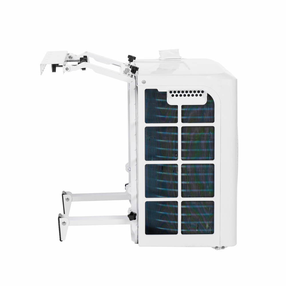 Biała jednostka klimatyzacyjna z widocznymi żeberkami wentylatora i wspornikami.