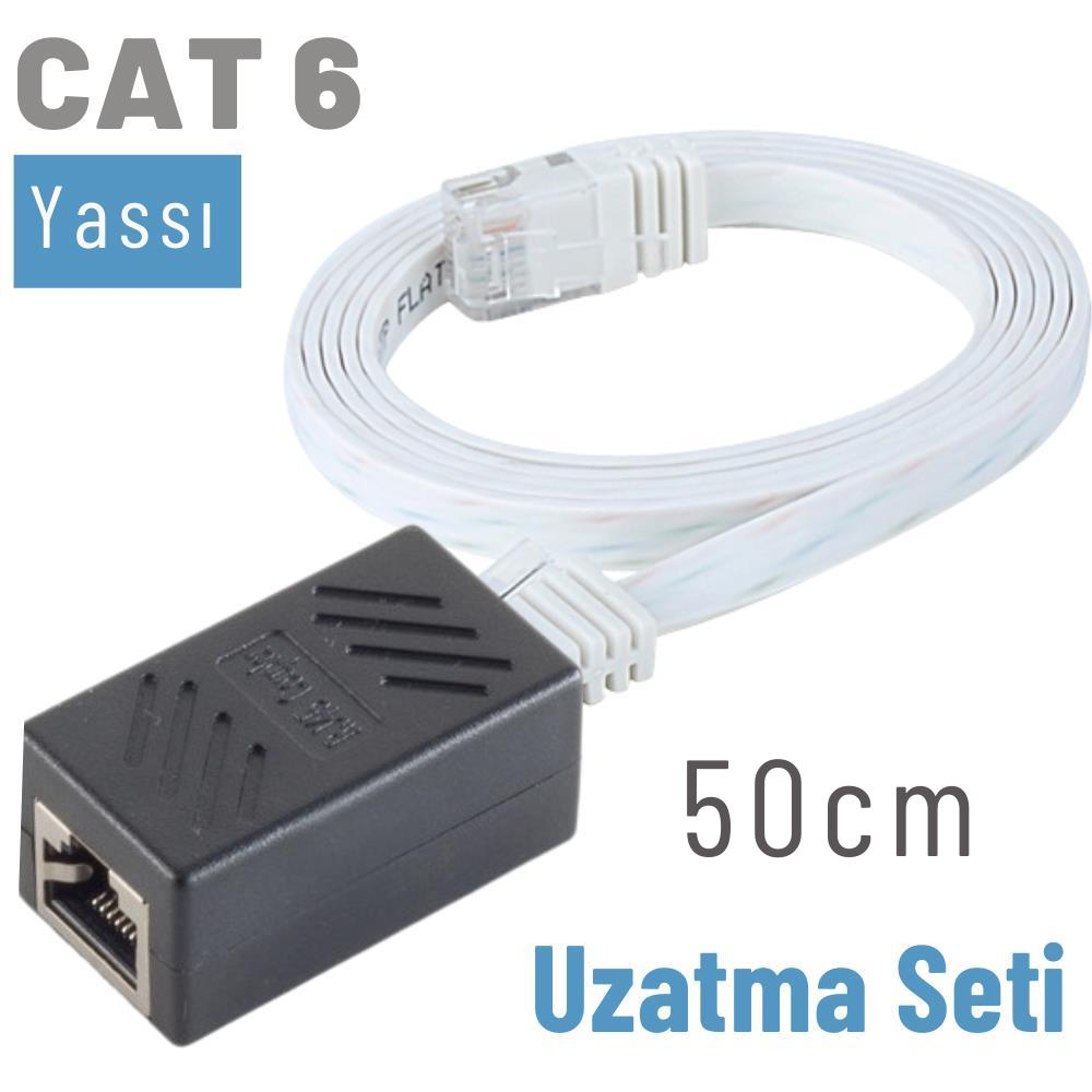 Siyah adaptörlü, 50cm uzunluğunda düz CAT 6 ağ kablosu.
