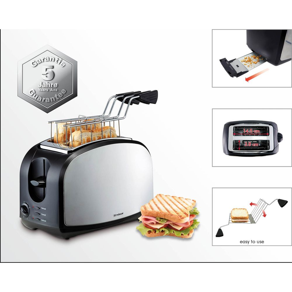 Ein silberner und schwarzer Toaster mit Toastbrot und einem Sandwich daneben.