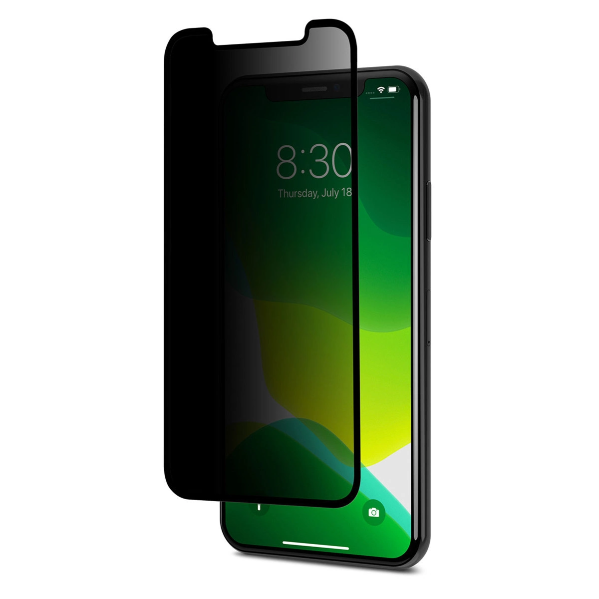 Yeşil duvar kağıtlı bir iPhone'a siyah gizlilik ekran koruyucu yerleştirilmiş.