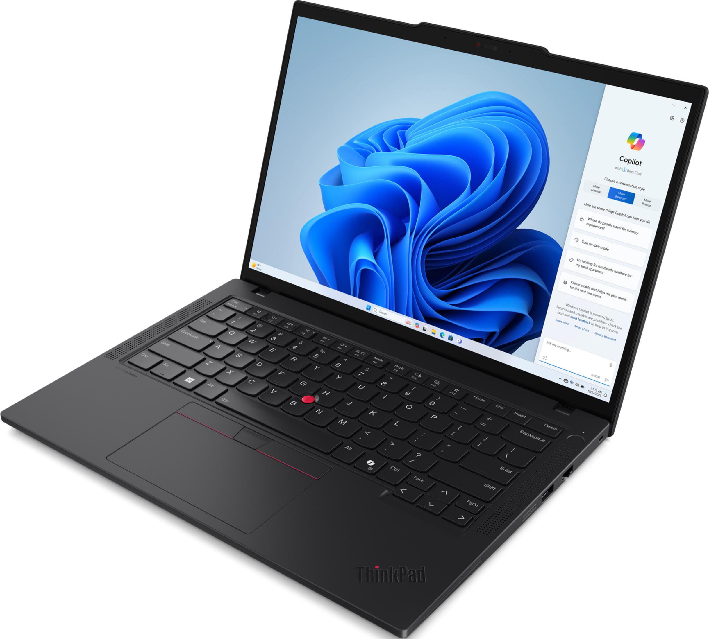 Ein schwarzer Laptop mit Windows Copilot auf dem Bildschirm.