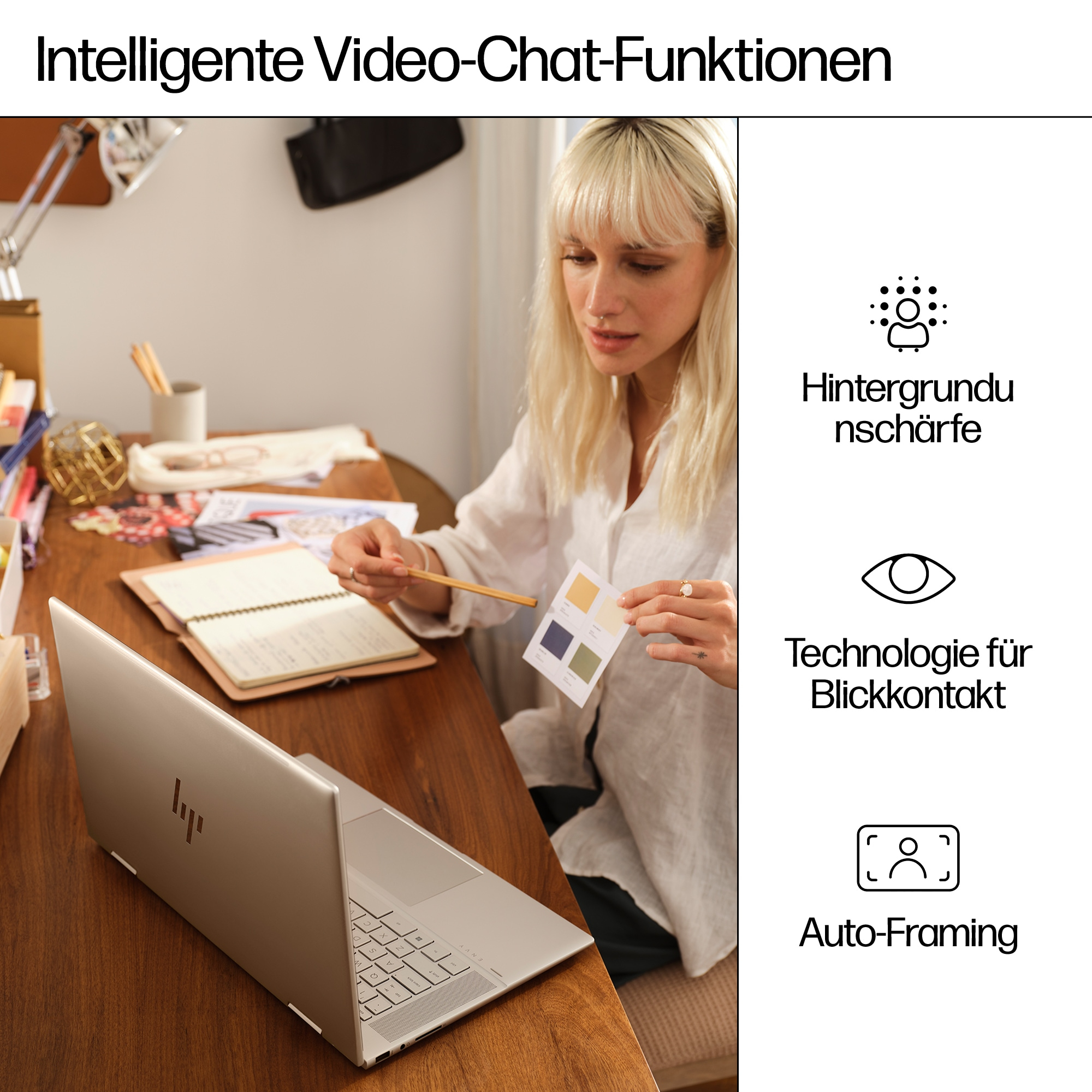 Kobieta przy biurku z laptopem i próbkami kolorów.