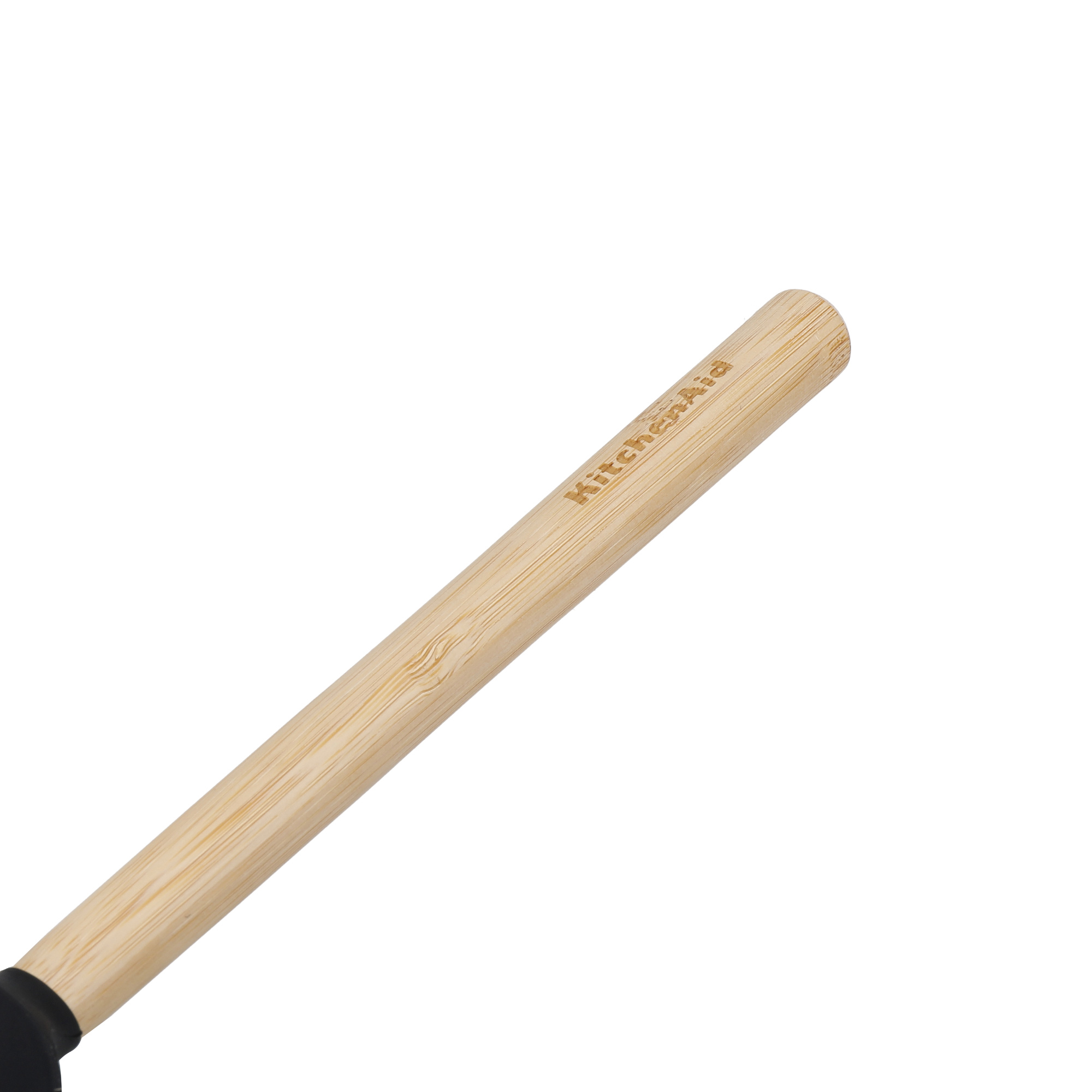 Ein Holzlöffel mit schwarzem Griff und dem KitchenAid-Logo.