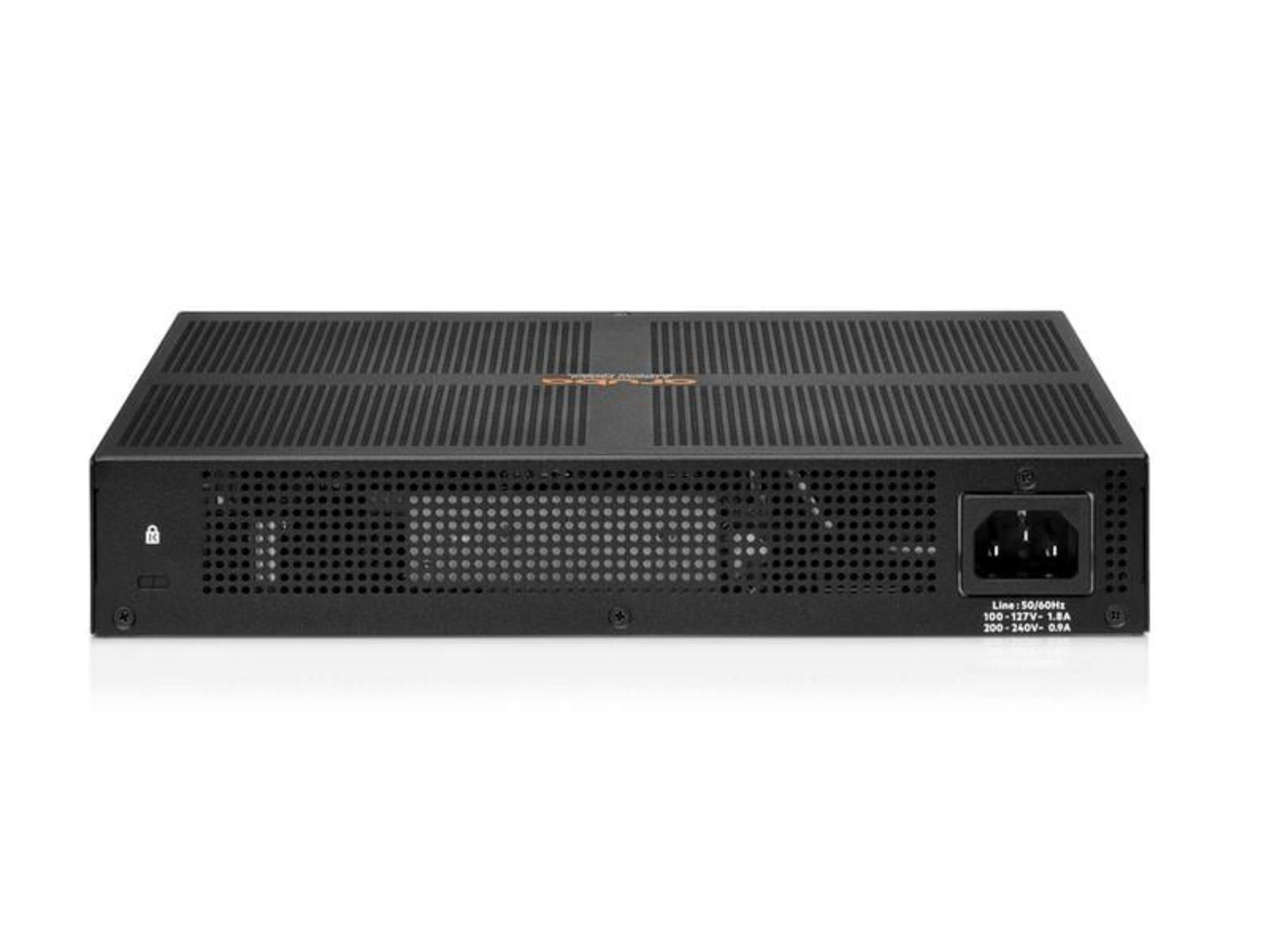 Czarne urządzenie sieciowe z otworami wentylacyjnymi i złączem zasilania. Opisane informacjami o napięciu.