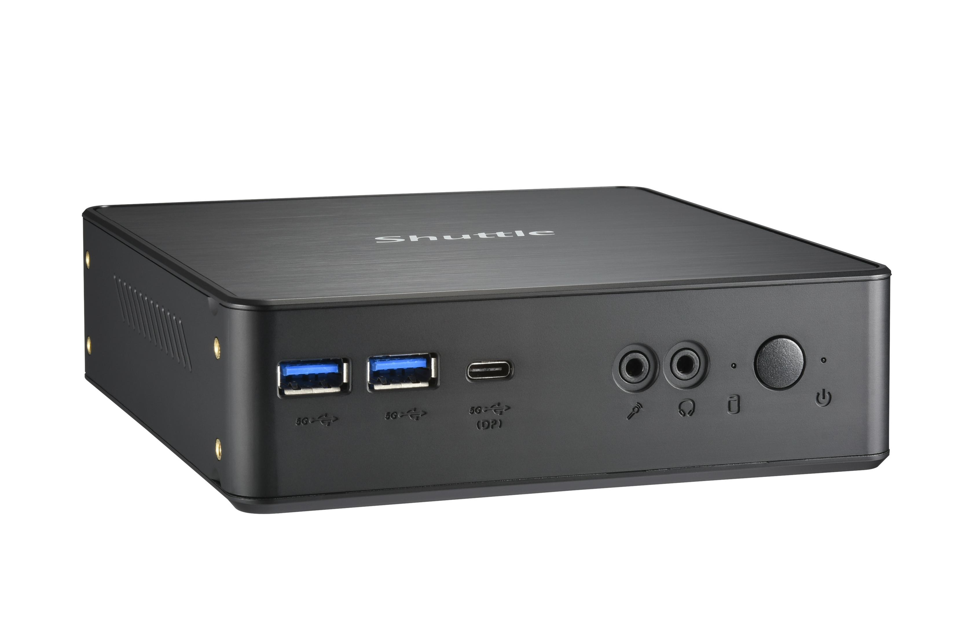 Czarny mini PC Shuttle z USB-C, USB-A, gniazdami audio i przyciskiem zasilania.