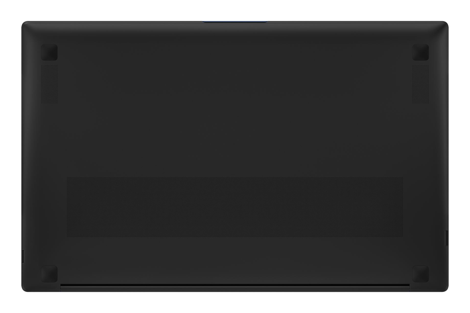 Rückseite eines schwarzen Laptops mit Lüftungsschlitzen und vier Gummifüßen.