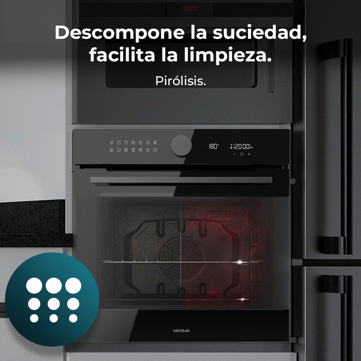 Un forno moderno con funzione pirolisi. Il lato sinistro mostra sporco, il lato destro è pulito.