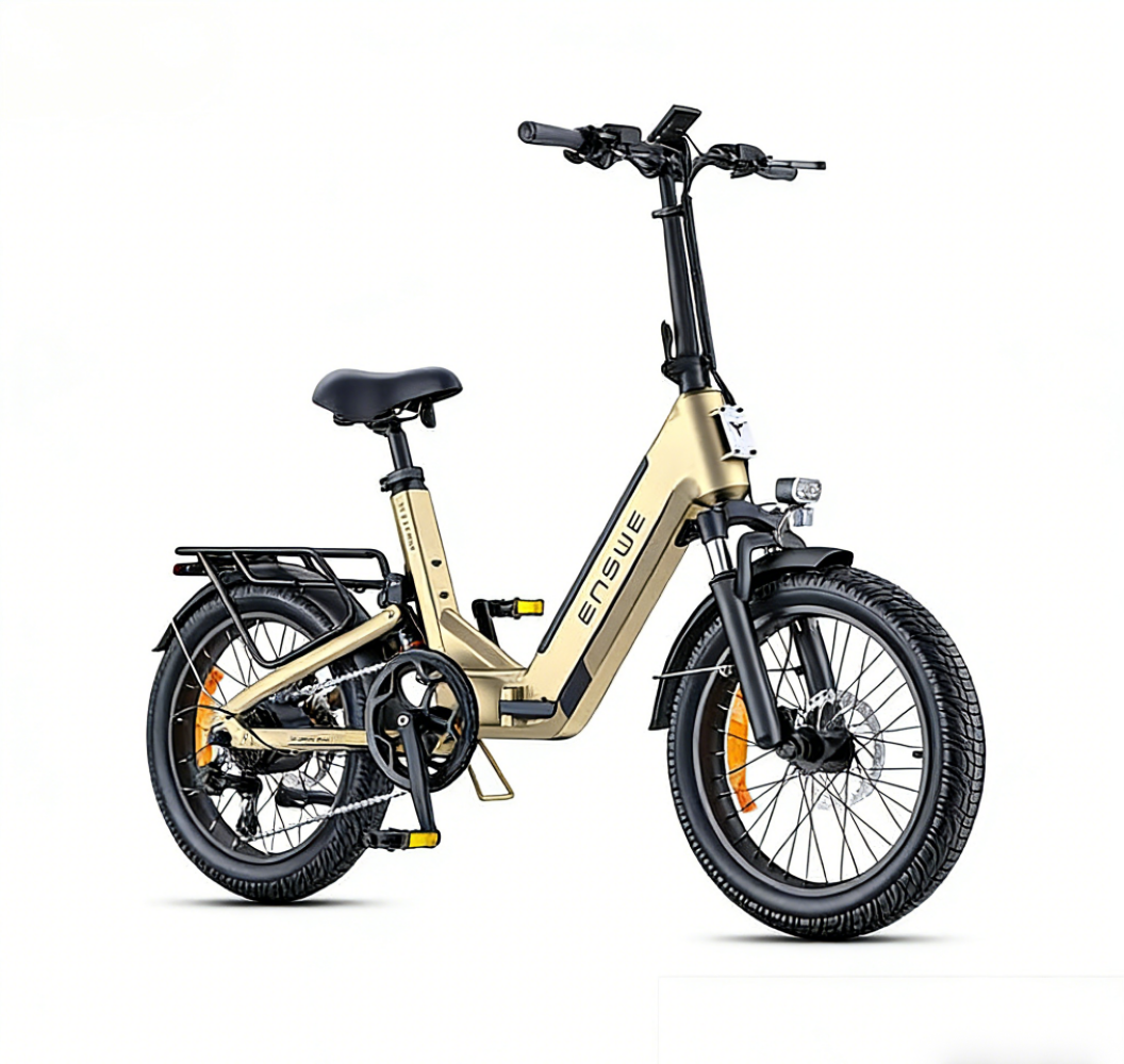 Ein goldfarbenes faltbares E-Bike mit schwarzem Sattel und Gepäckträger.
