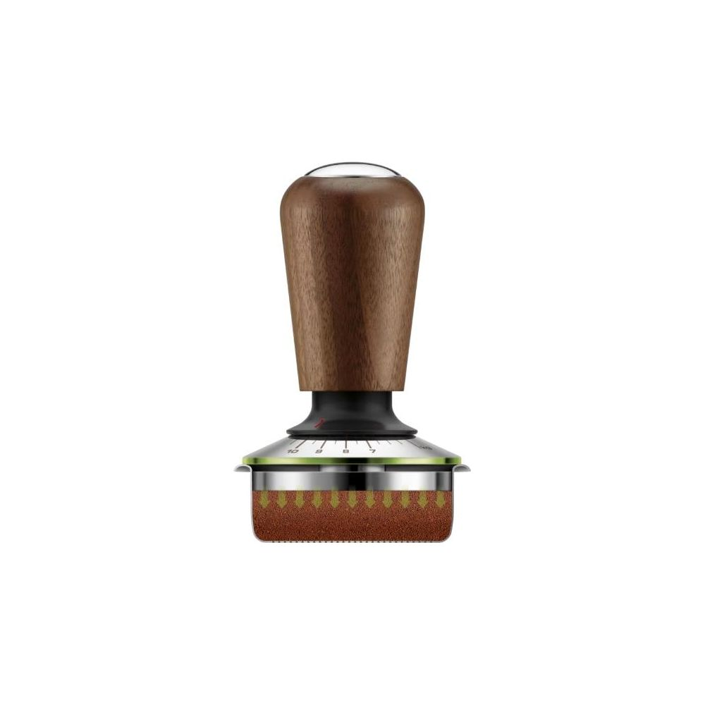 Ein Kaffeetamper mit Holzgriff und Metallbasis mit gemahlenem Kaffee.