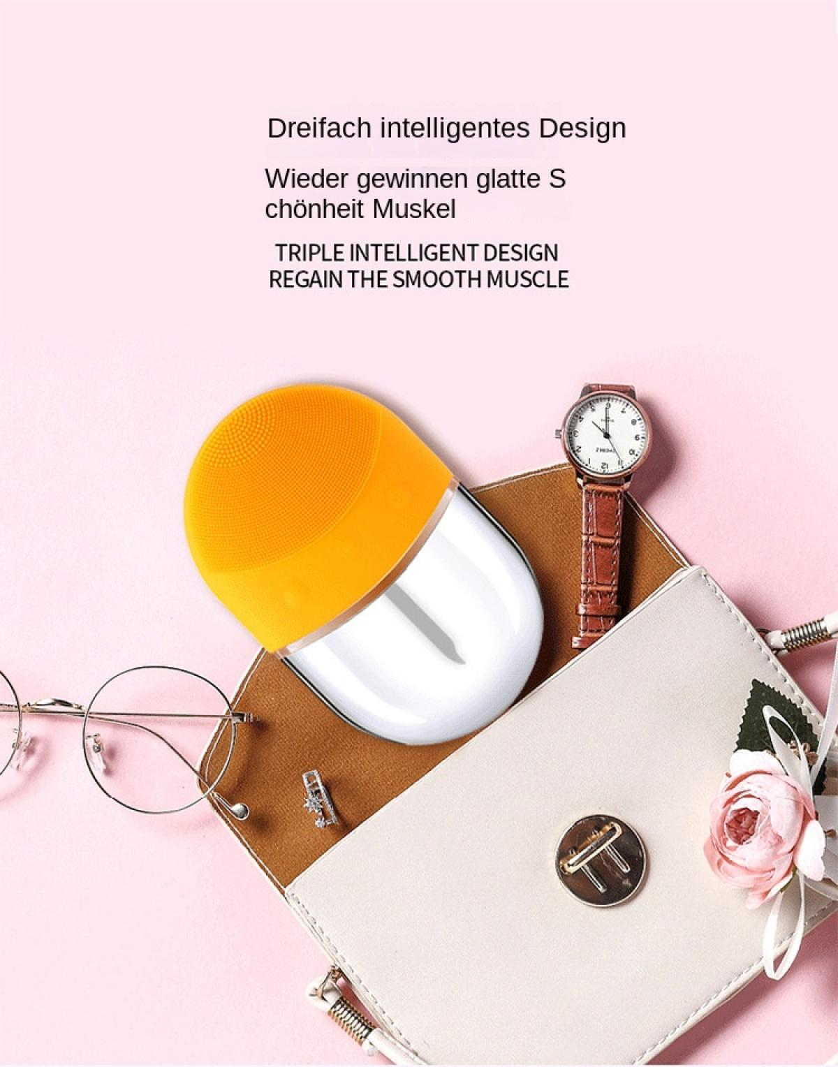 Ein orange-weißer Gesichtsreiniger liegt neben einer Handtasche, Uhr, Brille und Schmuck.