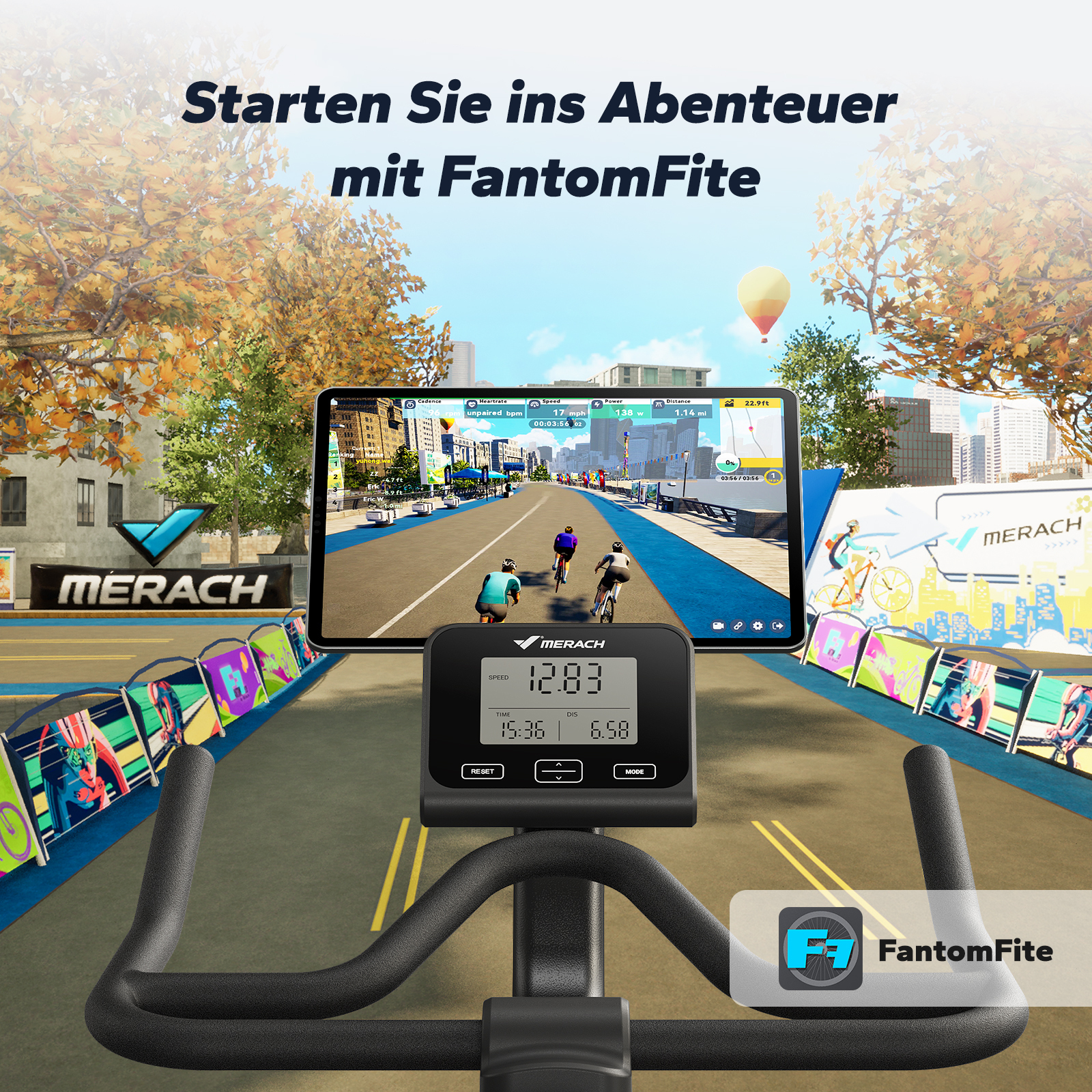 Ein Ergometer mit Tablet zeigt eine virtuelle Radfahrstrecke mit Radfahrern und Stadtkulisse.