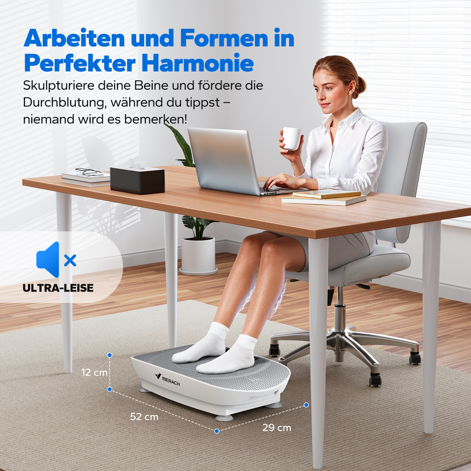 Eine Frau arbeitet am Laptop, ihre Füße auf einem Vibrationsgerät. Leise.