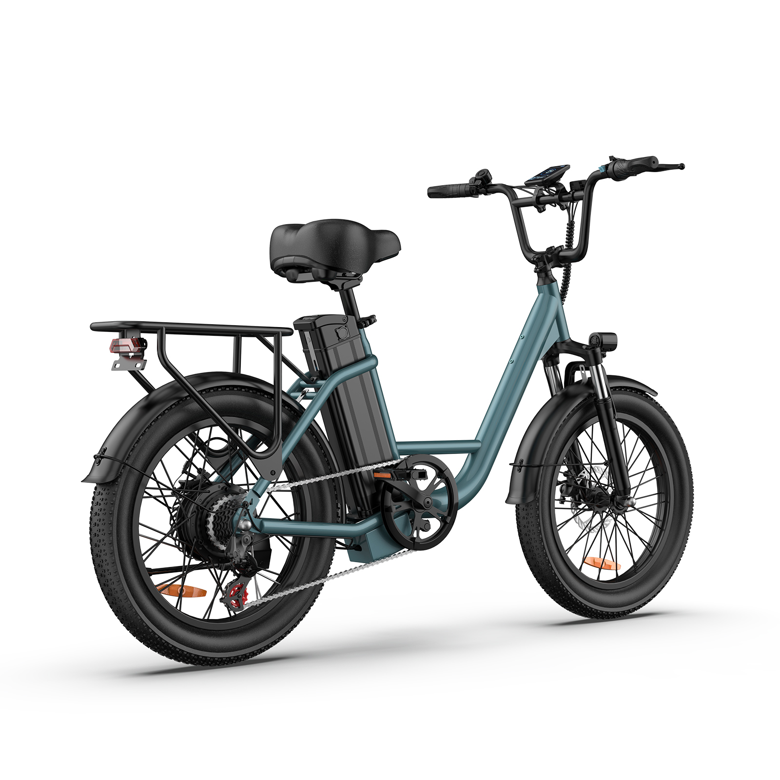 Ein petrolfarbenes E-Bike mit breiten Reifen, Gepäckträger und Akku.