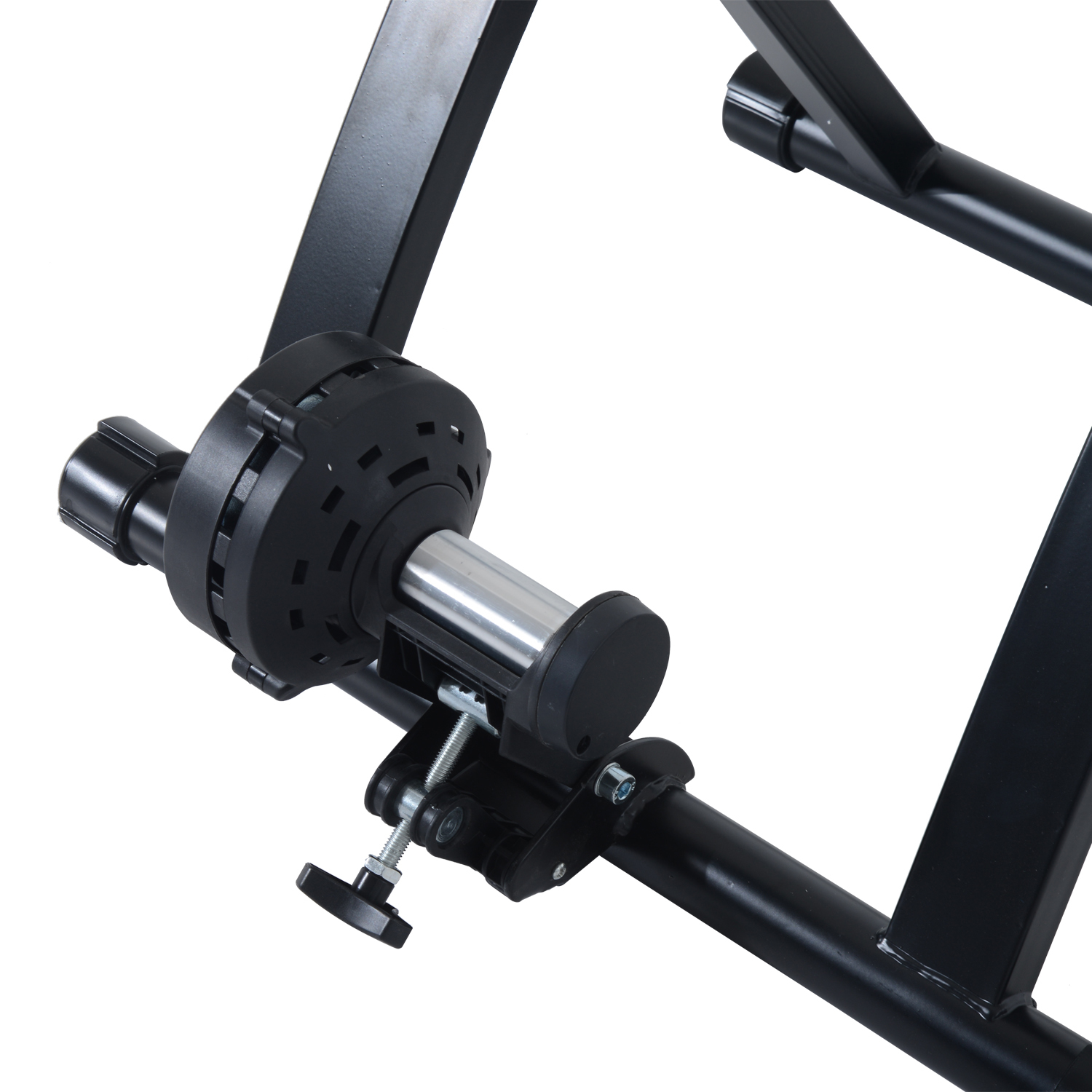 Primer plano de un rodillo de bicicleta negro con rodillo plateado y pomo de ajuste.
