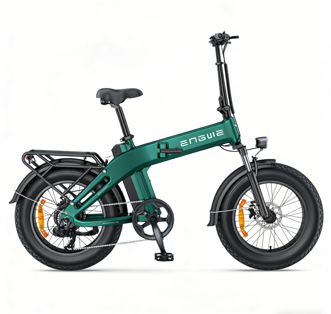 Grünes faltbares Elektrofahrrad mit Gepäckträger und Reifen.
