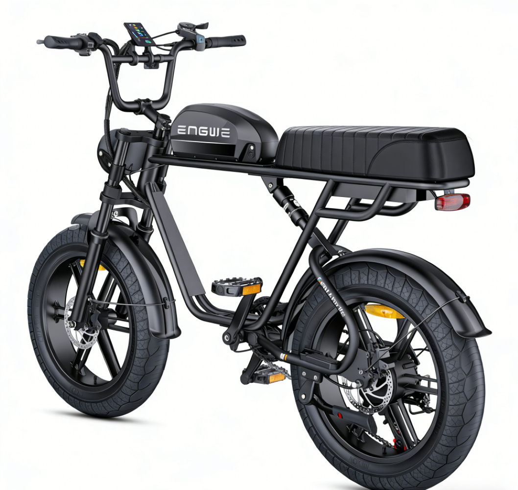 Schwarzes E-Bike mit breiten Reifen, auffälligem Rahmen und kleinem Display.