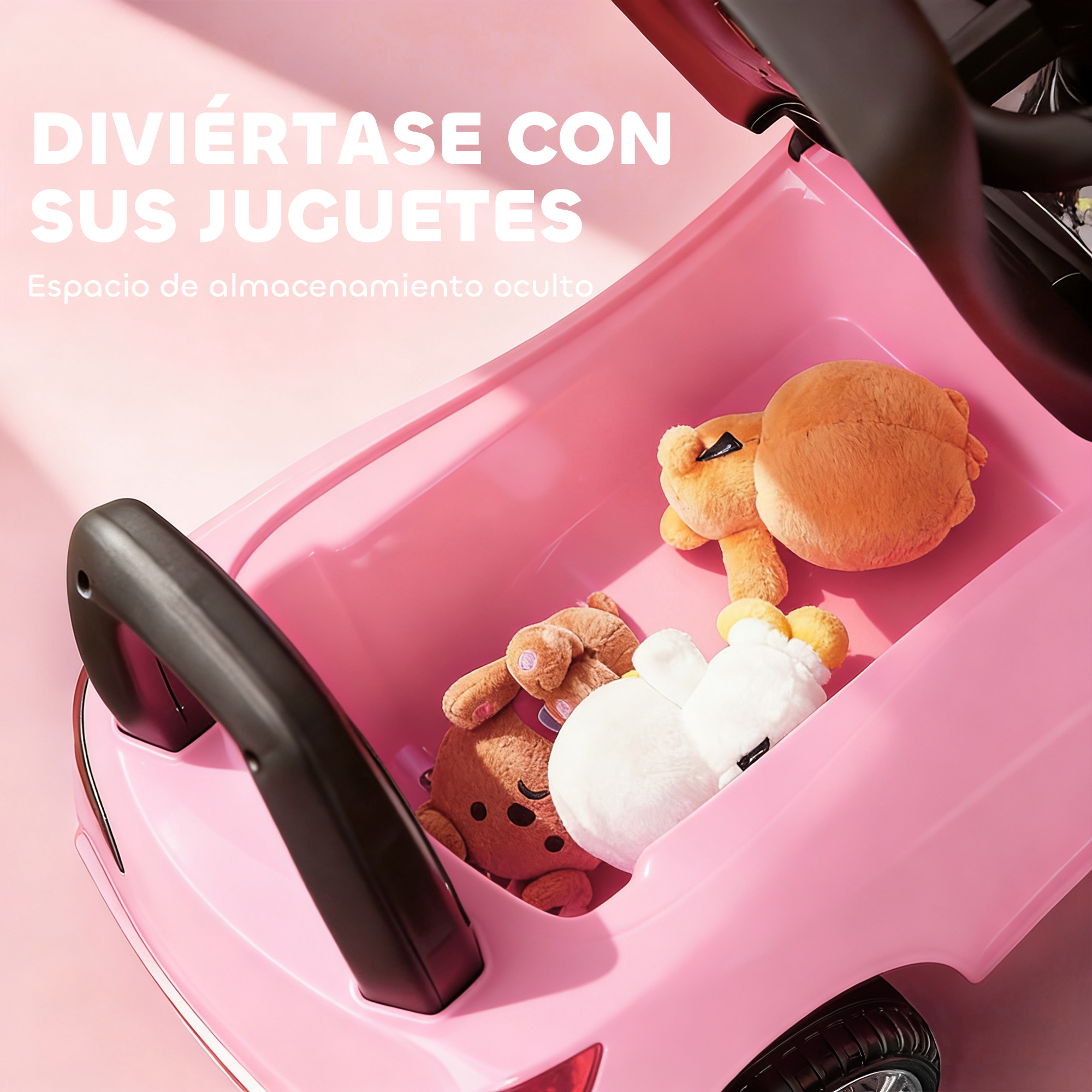 Coche de juguete rosa con tres peluches dentro. Un osito, un conejito y un animal blanco.