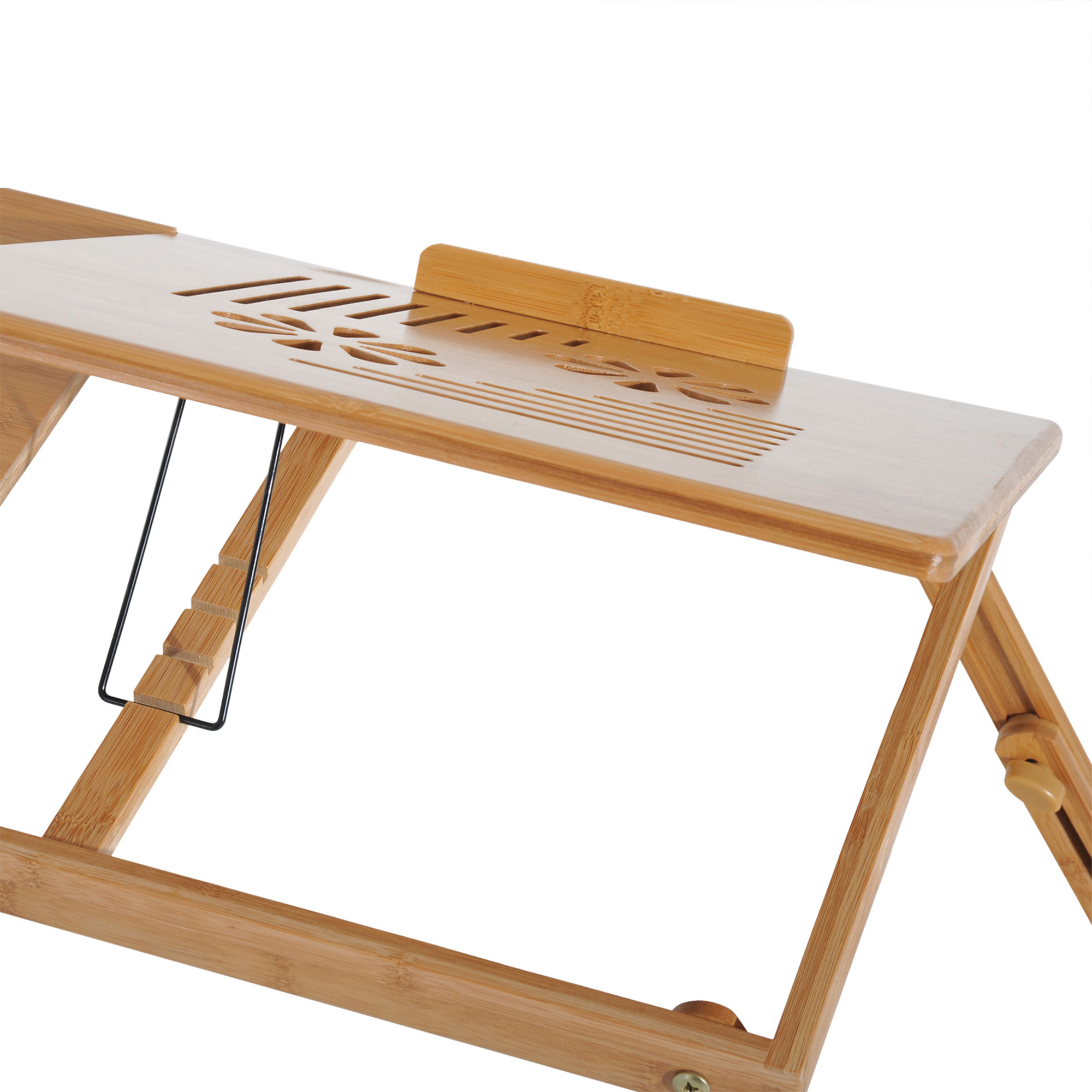 Una mesa plegable de bambú con ranuras de ventilación y un patrón floral.