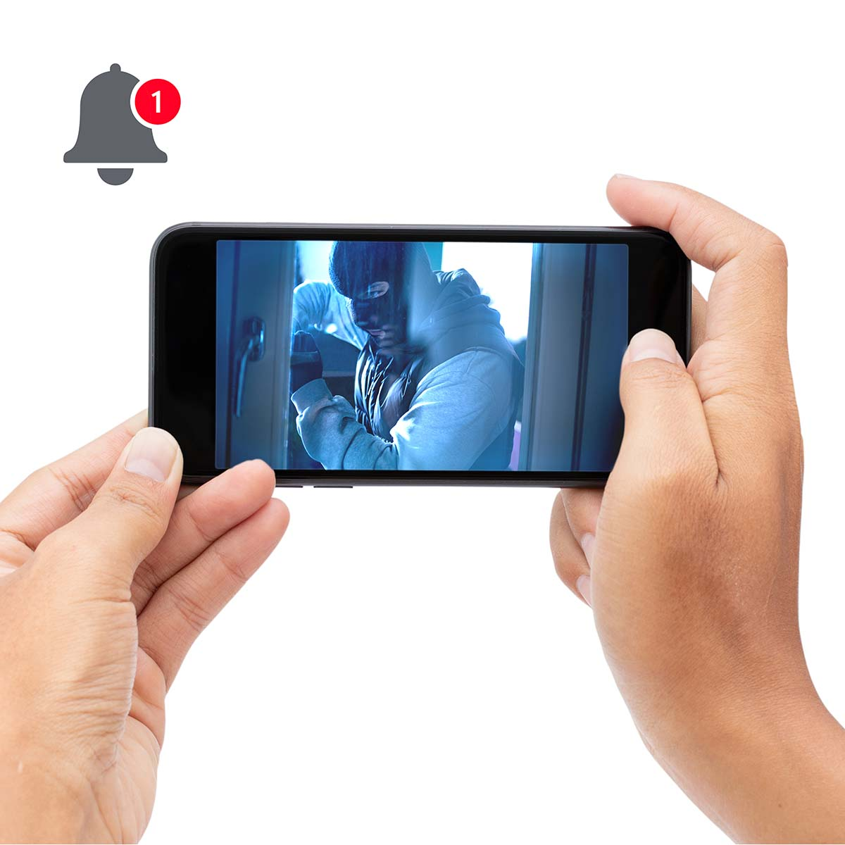 Eine Person hält ein Smartphone, das einen Einbrecher mit Maske zeigt, der in ein Gebäude einbricht.