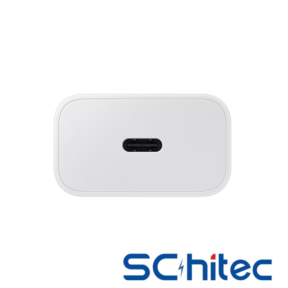 USB-C portlu beyaz şarj cihazı ve altta mavi logo.