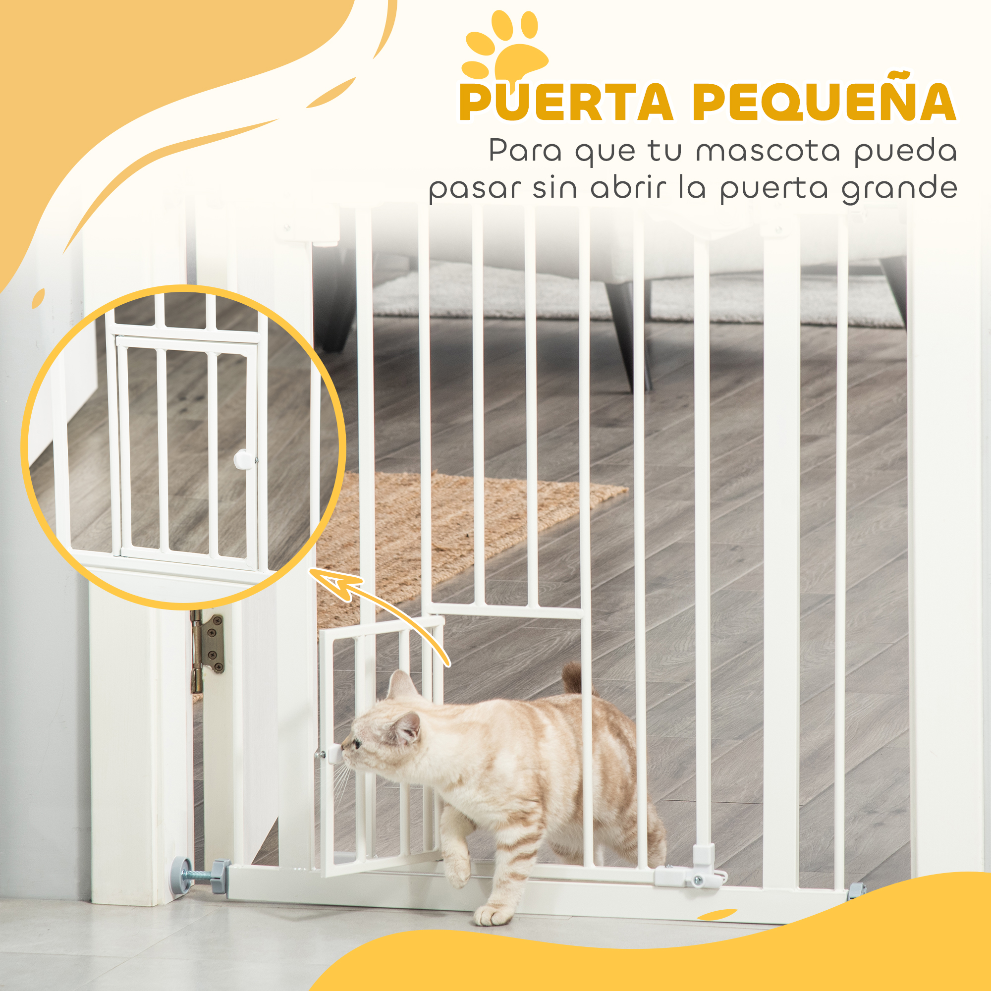 Un gato pasa por una puerta de rejilla blanca con una puerta pequeña.