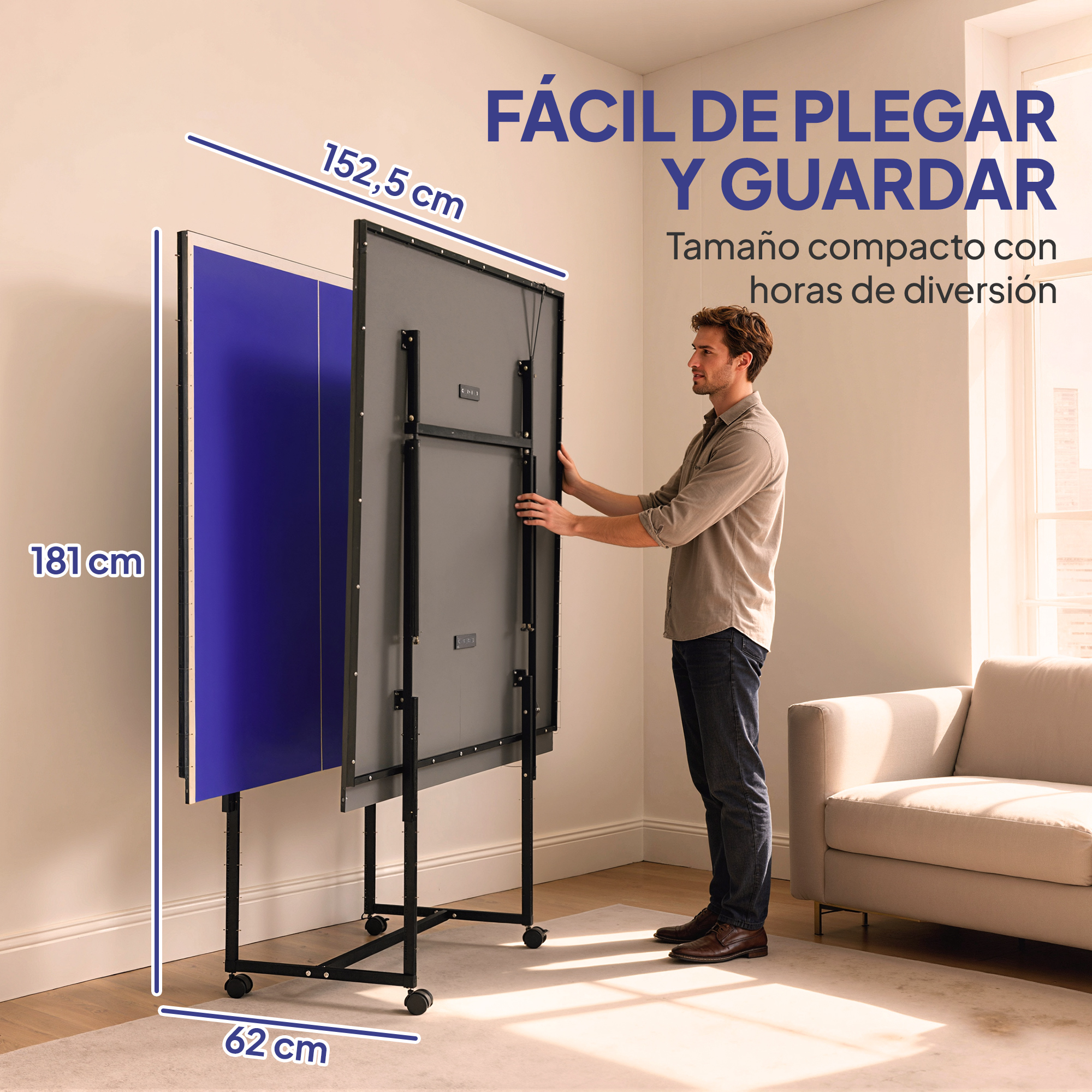 Un hombre pliega una mesa de ping pong azul. Se muestran las dimensiones.