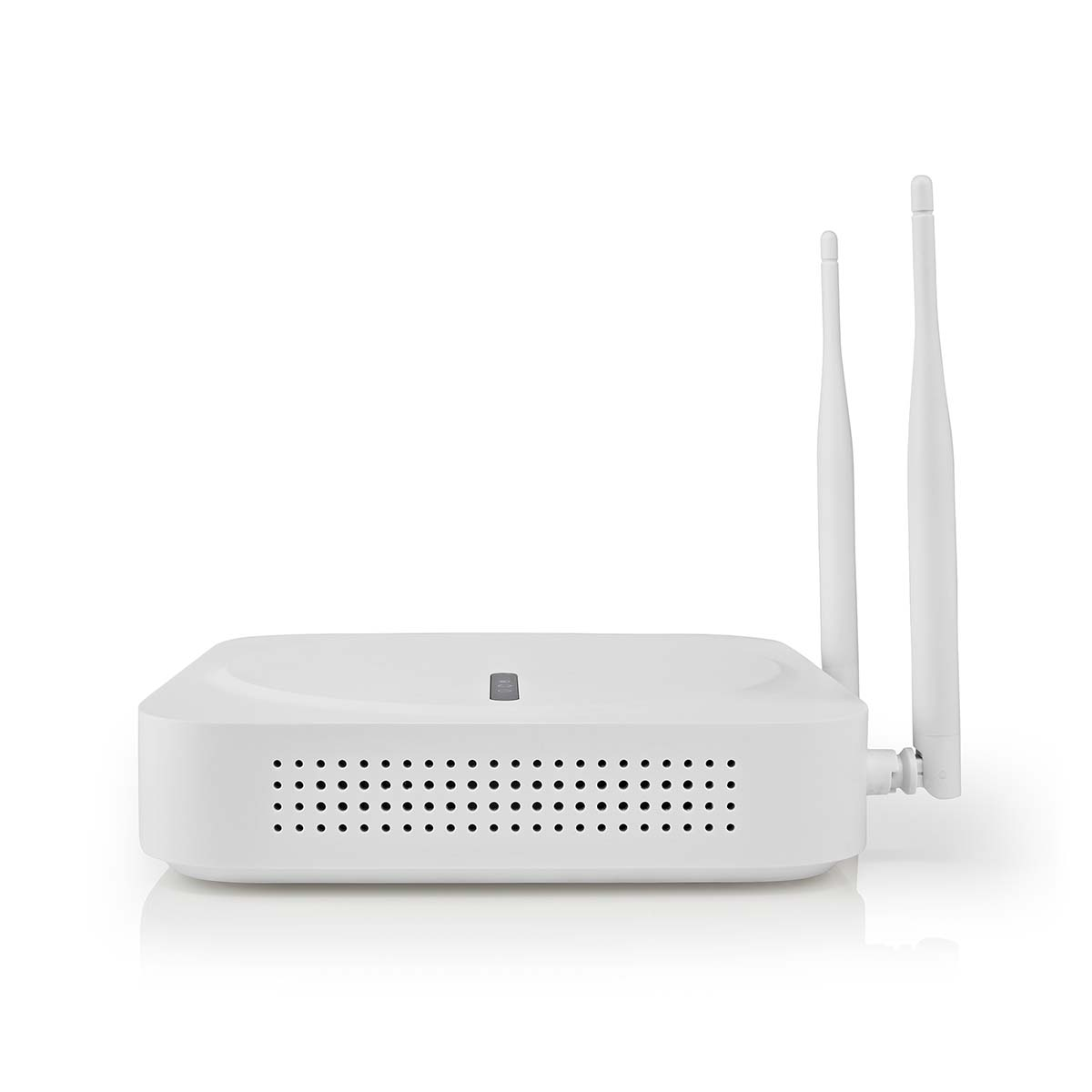 Ein weißer Router mit zwei Antennen und Lüftungsschlitzen.