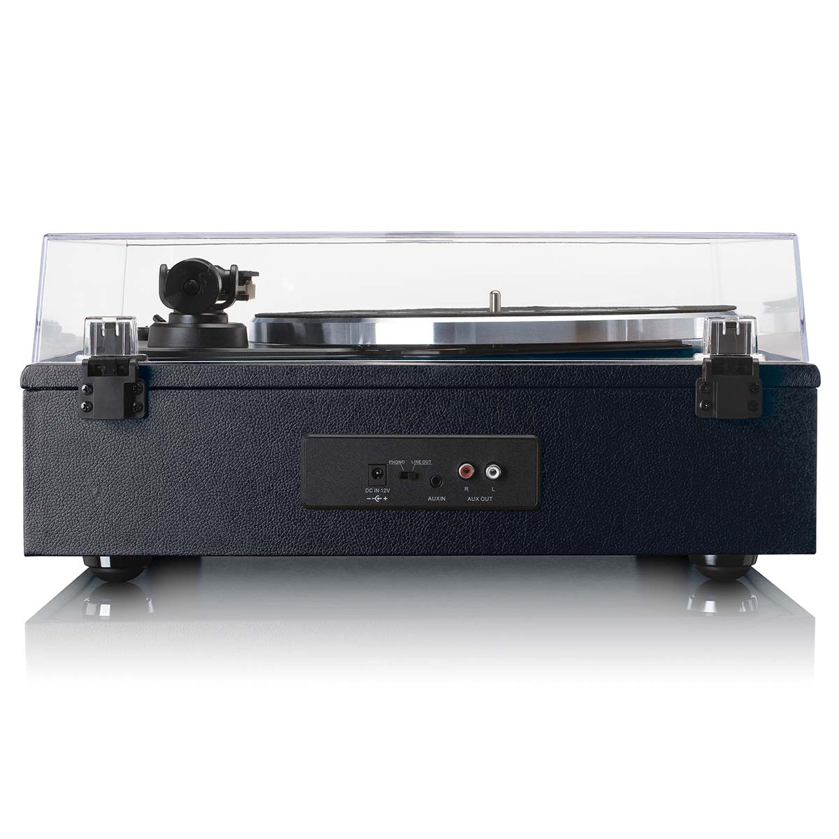 Tocadiscos azul oscuro con tapa transparente, plato plateado y brazo de tono negro. Tiene entradas y salidas.