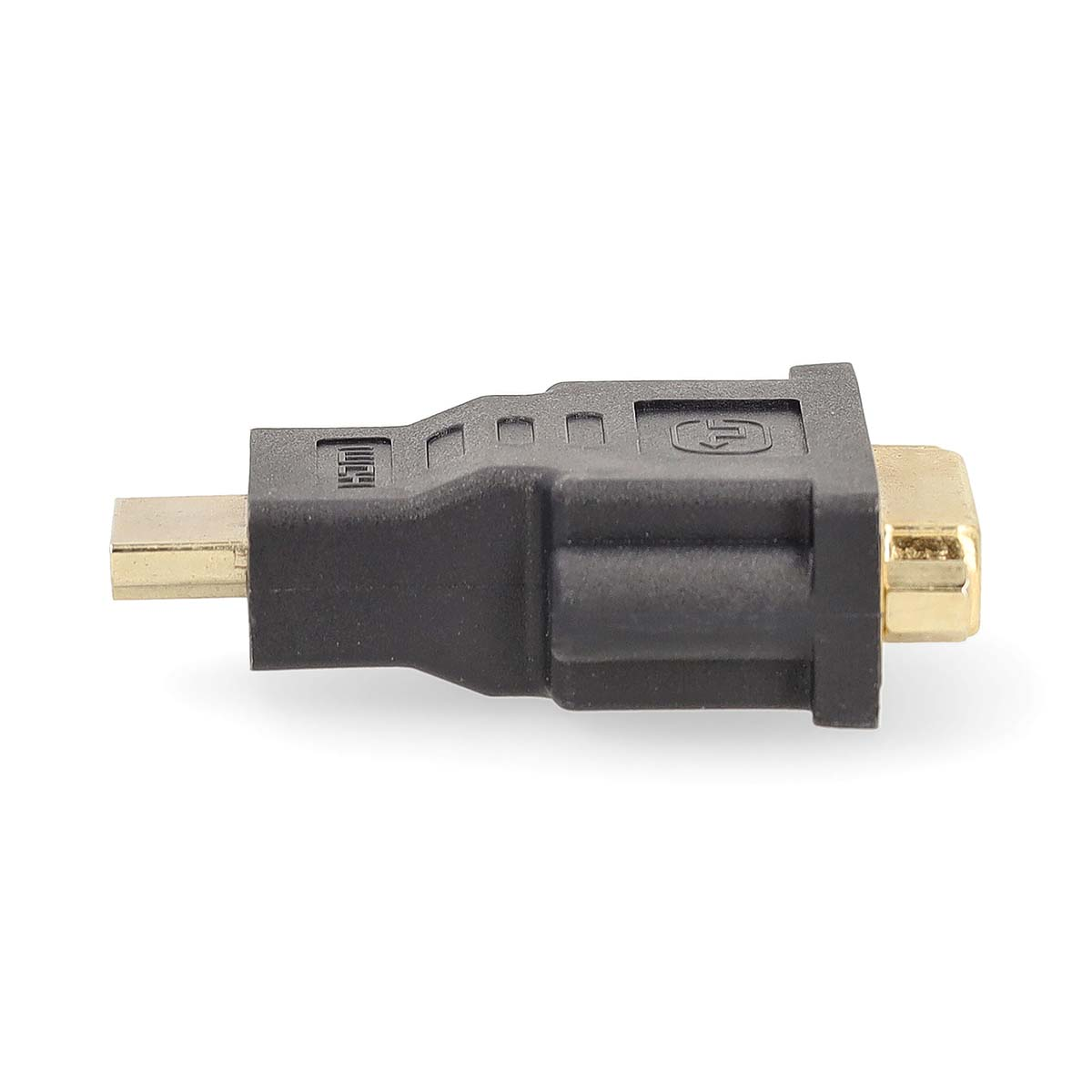 Un adattatore HDMI nero con connettori dorati, isolato su sfondo bianco.