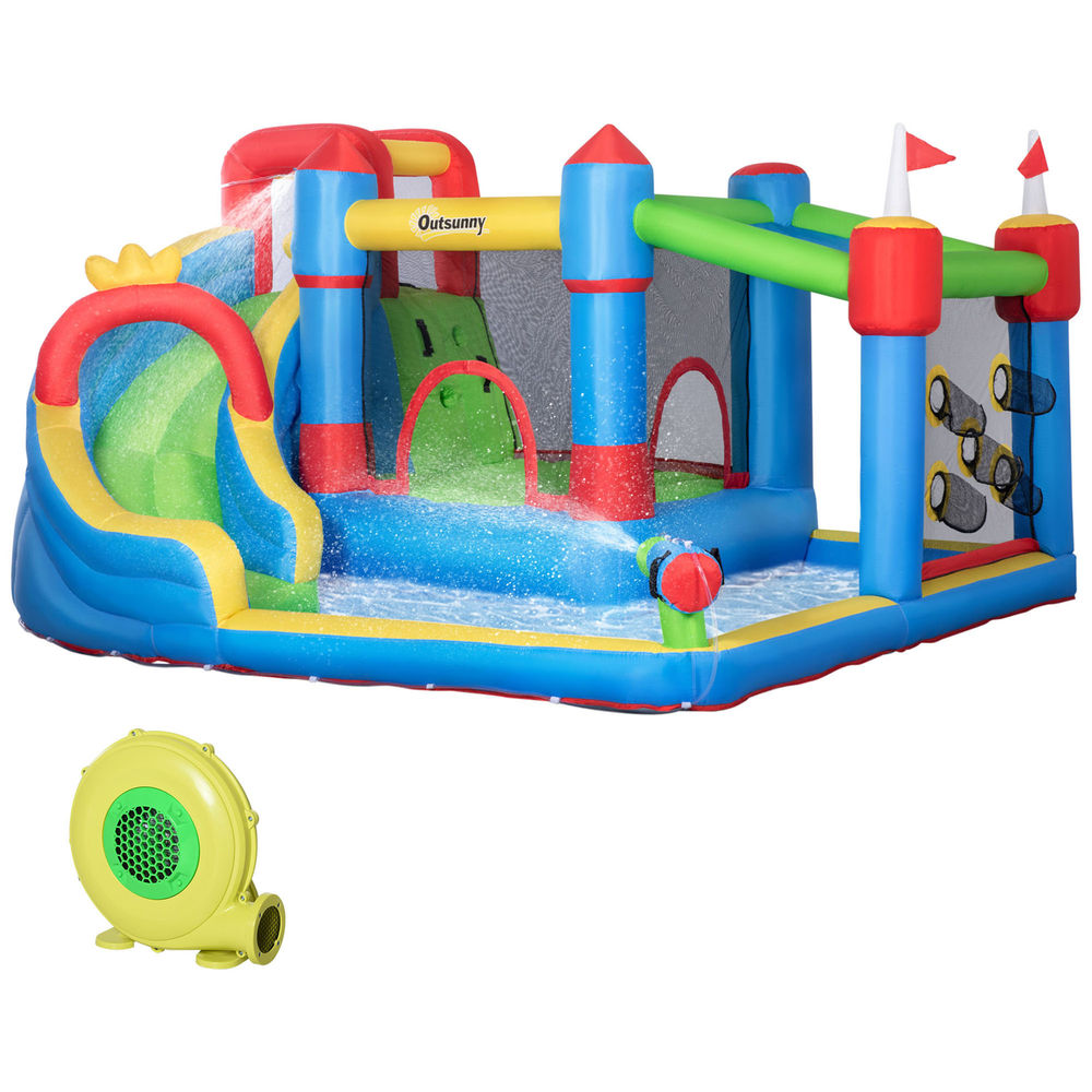 Resbaladilla acuática inflable con piscina azul, resbaladilla verde y soplador.